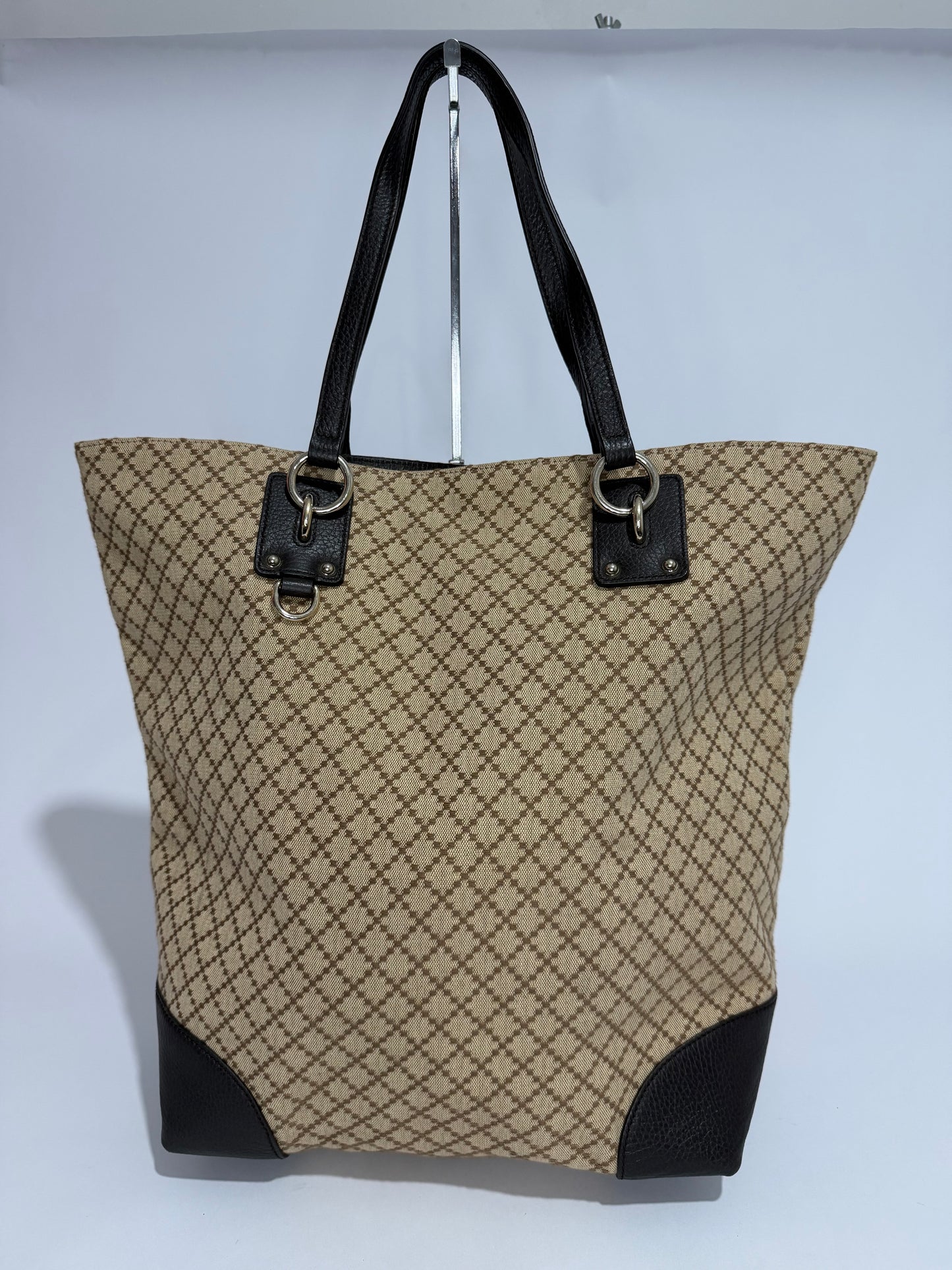 GUCCI
Beige/Ebony GG Canvas Large Charm Tote Bag