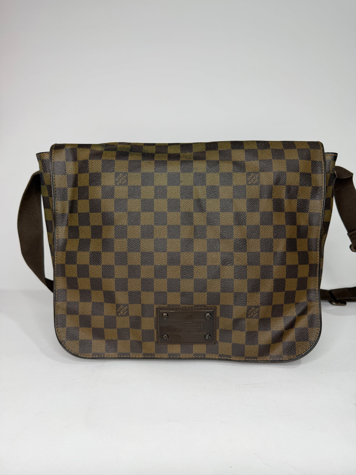LOUIS VUITTON
Damier Ebene Brooklyn GM