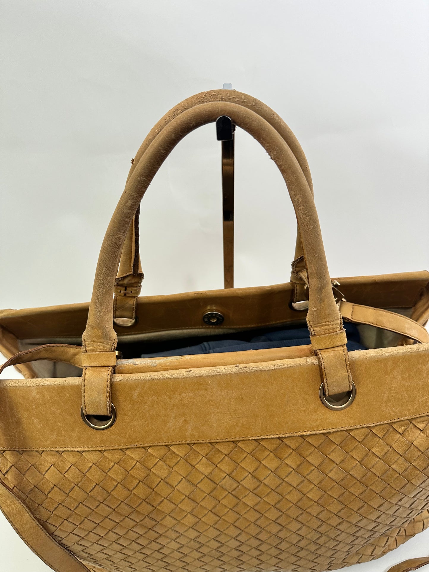 Bottega Veneta Vintage
Intrecciato Top Handle Bag