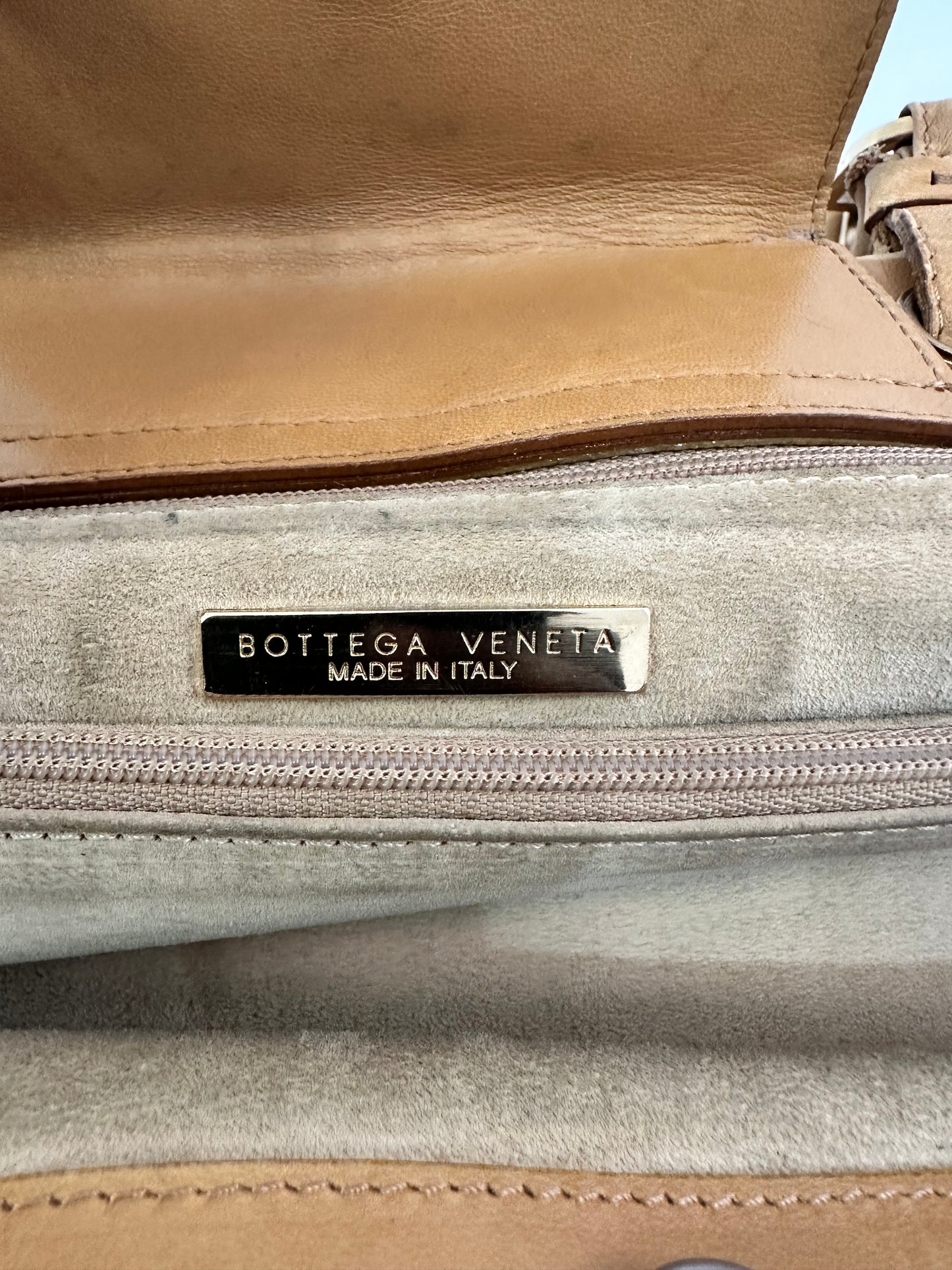 Bottega Veneta Vintage
Intrecciato Top Handle Bag