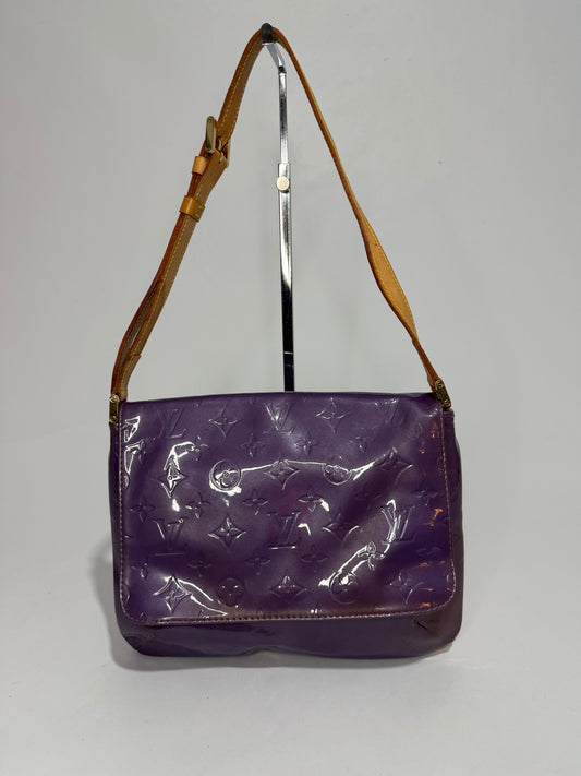 LOUIS VUITTON
Vernis Thompson Street Purple