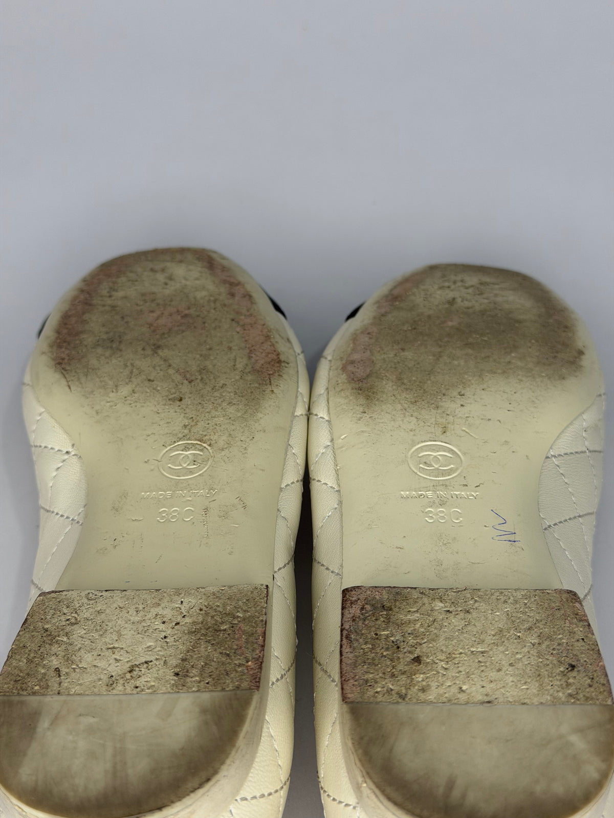 Chanel
2024 Interlocking CC Logo Ballet Flats
Women's Size 38 EU/ 8 US