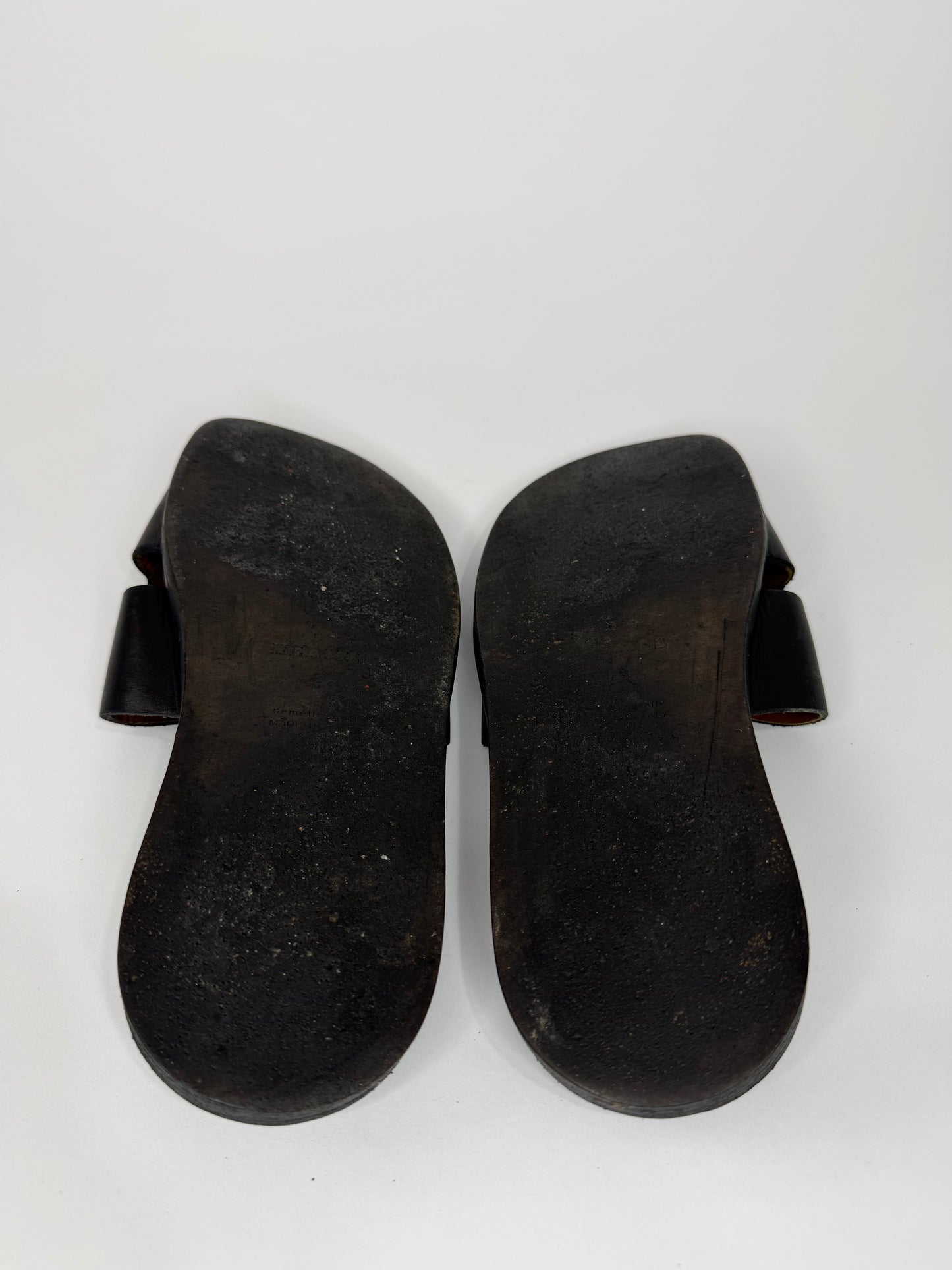 Hermes Black Izmir Leather sandal Size 41.5 EU/ 8.5 US/ 7.5 UK