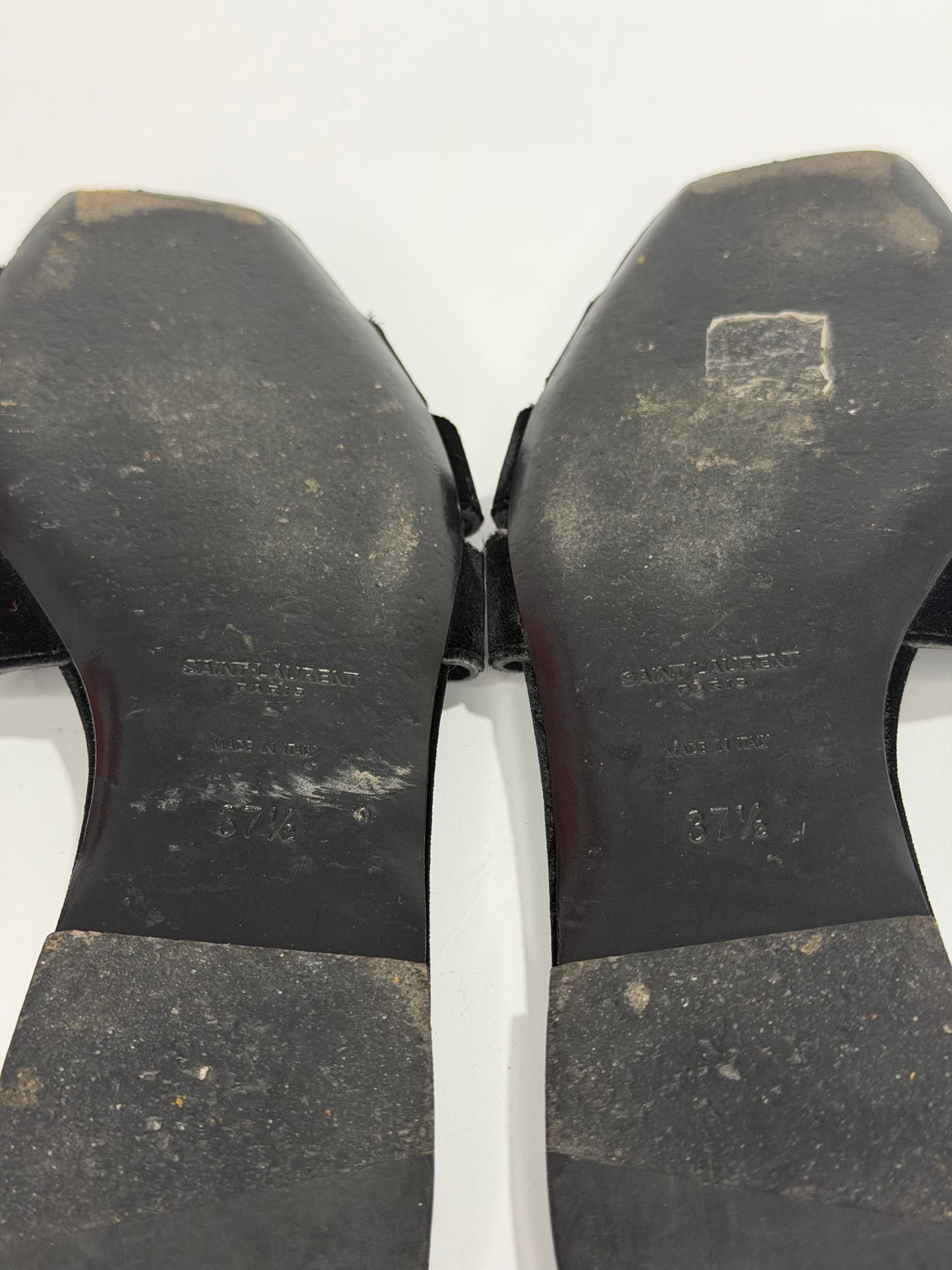Saint Laurent
Velvet Slides Womens Size 37.5 EU/ 7.5 US/ 5.5 UK