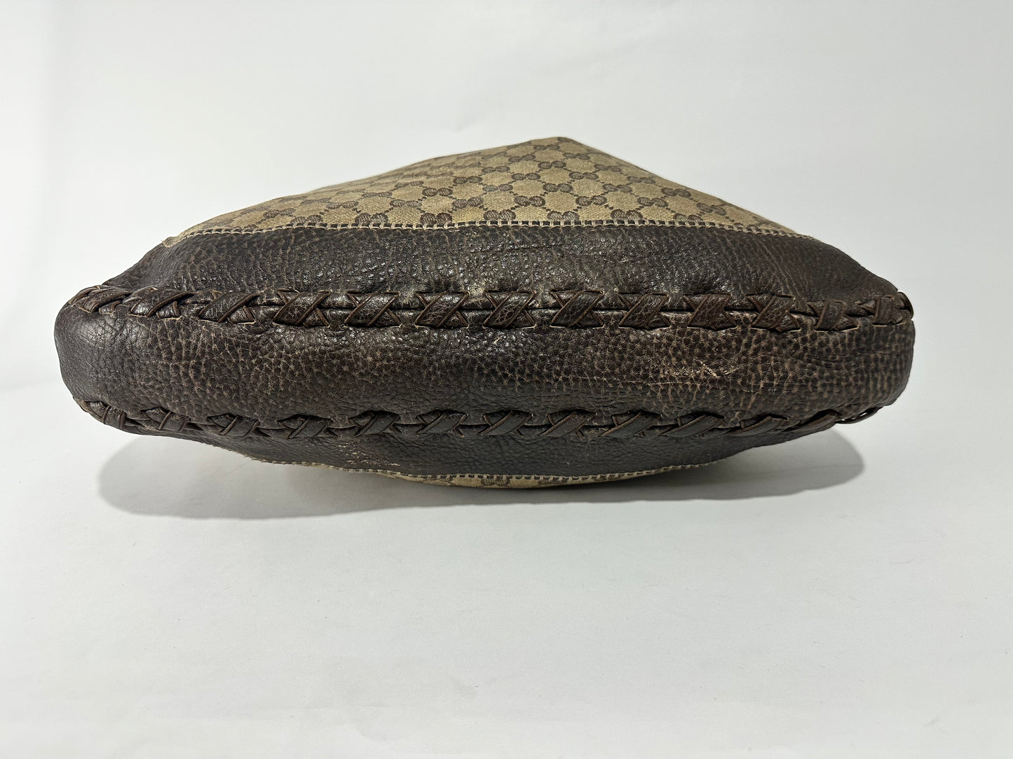 GUCCI
Beige/Ebony GG Coated Canvas New Jackie Large Shoulder Bag