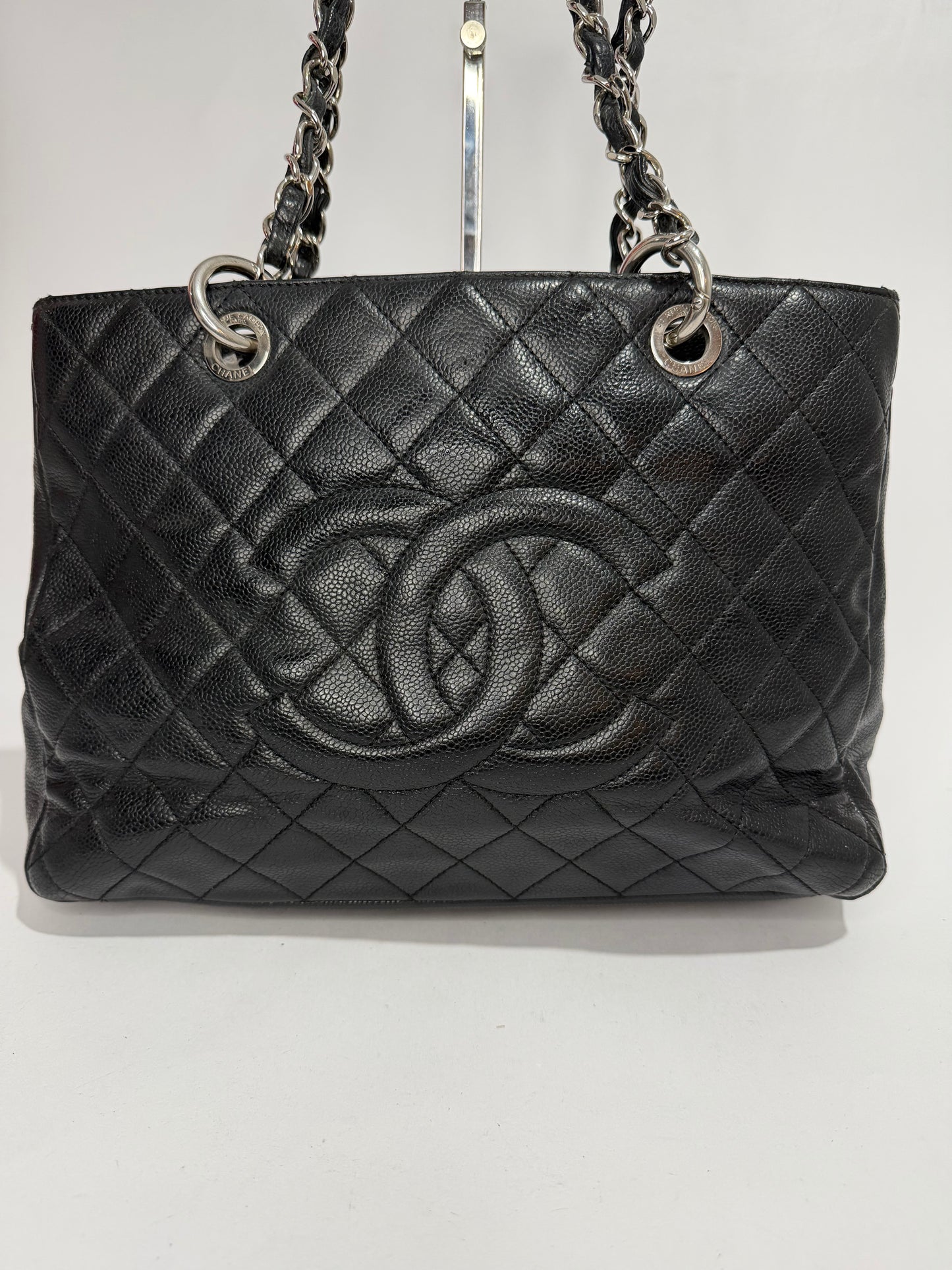 CHANEL
Caviar Quilted Grand Shopping Tote GST Black