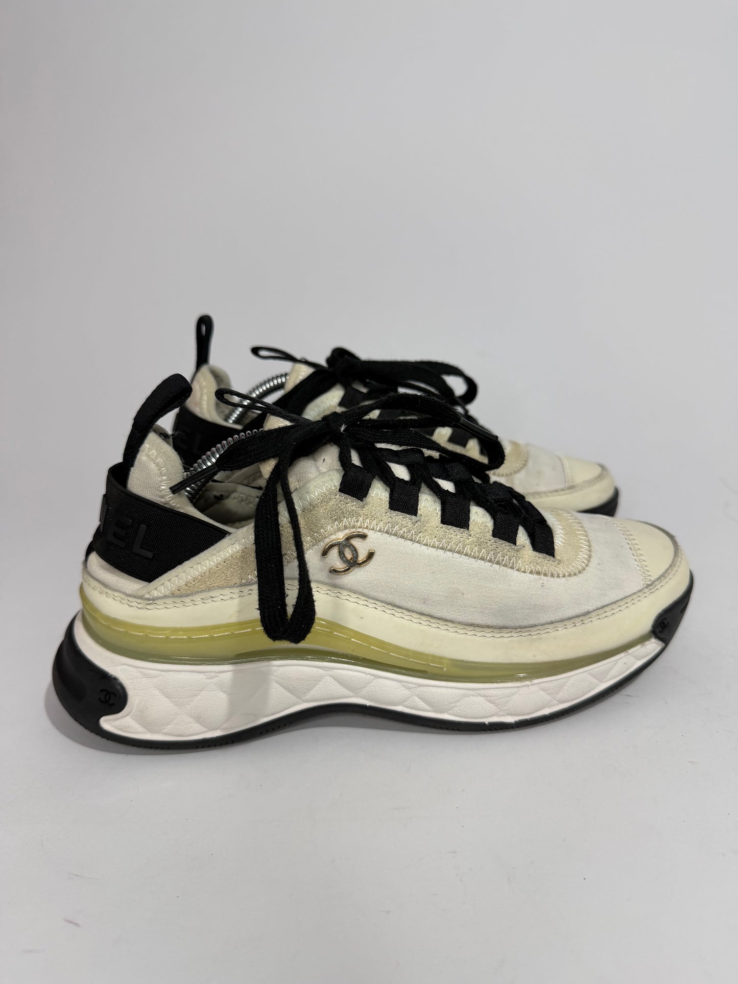 Chanel White/Black Fabric And Suede CC Low Top Sneakers Size 37 EU/7 US