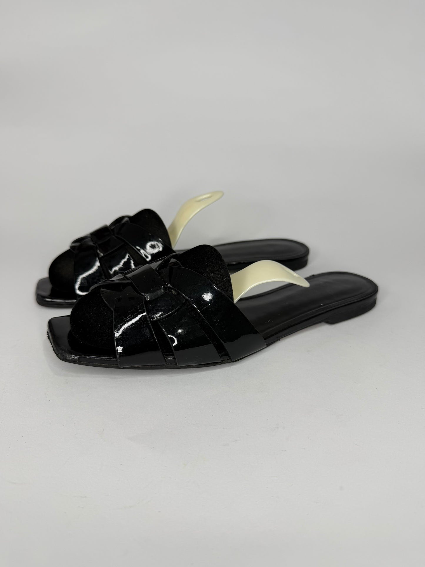 Saint Laurent Paris Black Patent Leather Tribute Flat Sandals Size 39.5 EU/ 9.5 US/ 6.5 UK