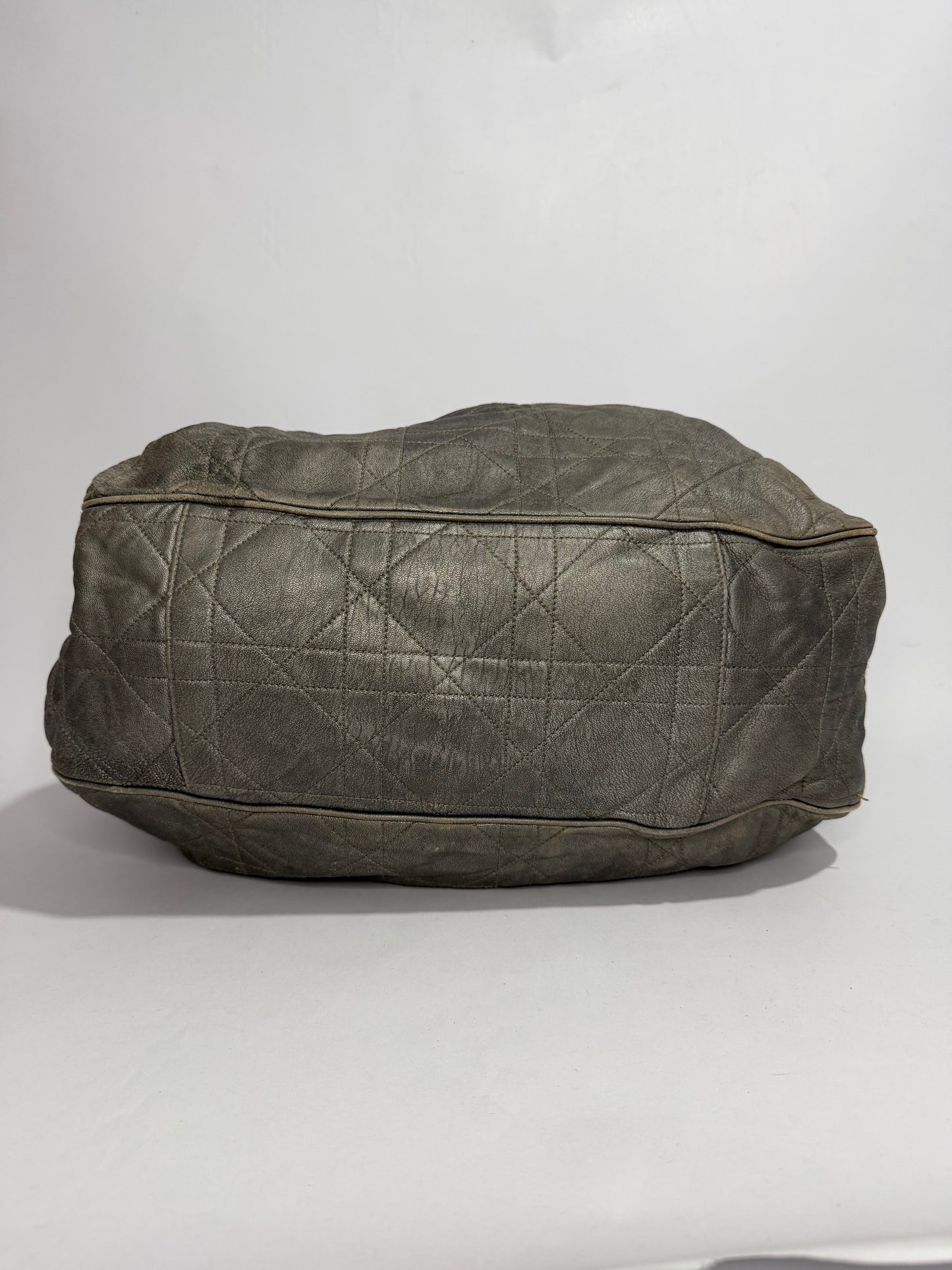 CHRISTIAN DIOR
Silver Cannage Quilted Leather Drawstring Tote Bag