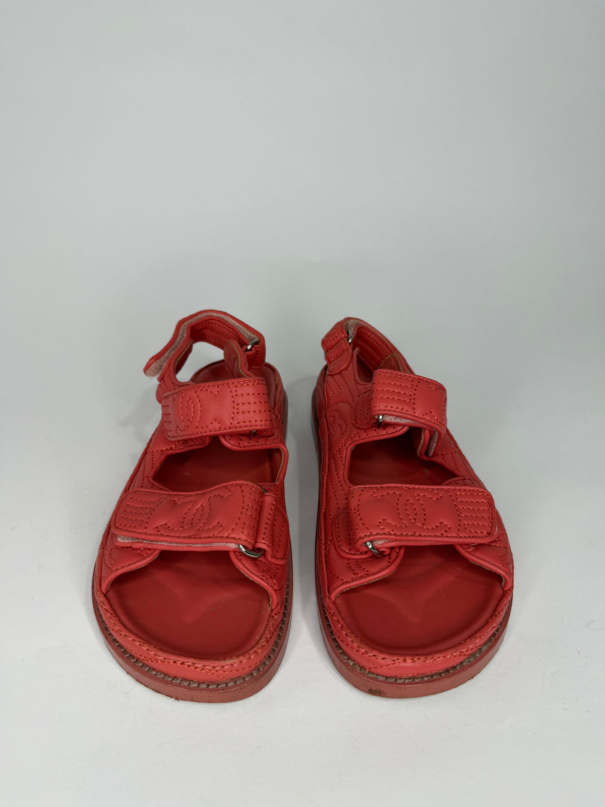Chanel
2019 Interlocking CC Logo Sandals
Women's Size: 5 US | IT 35