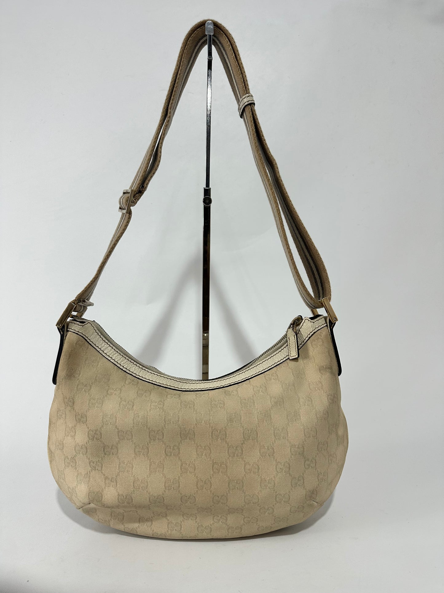 Gucci Beige/Ivory GG Canvas and Leather Medium Messenger Bag