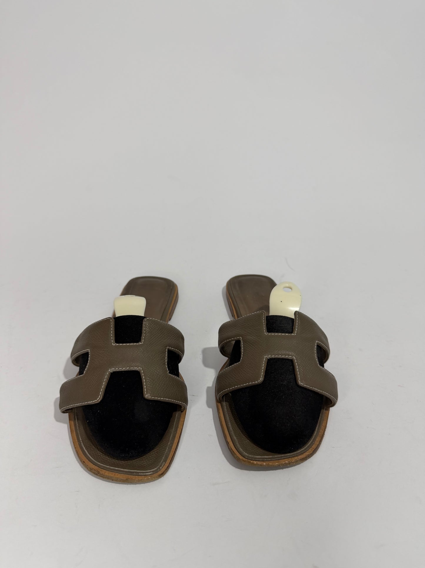 HERMES Grey Epsom Oran Sandals Size 40 EU/10 US / 7 UK