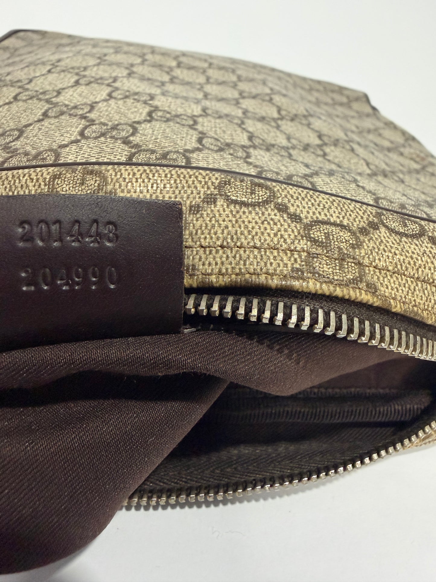 Gucci
GG Supreme Messenger Bag