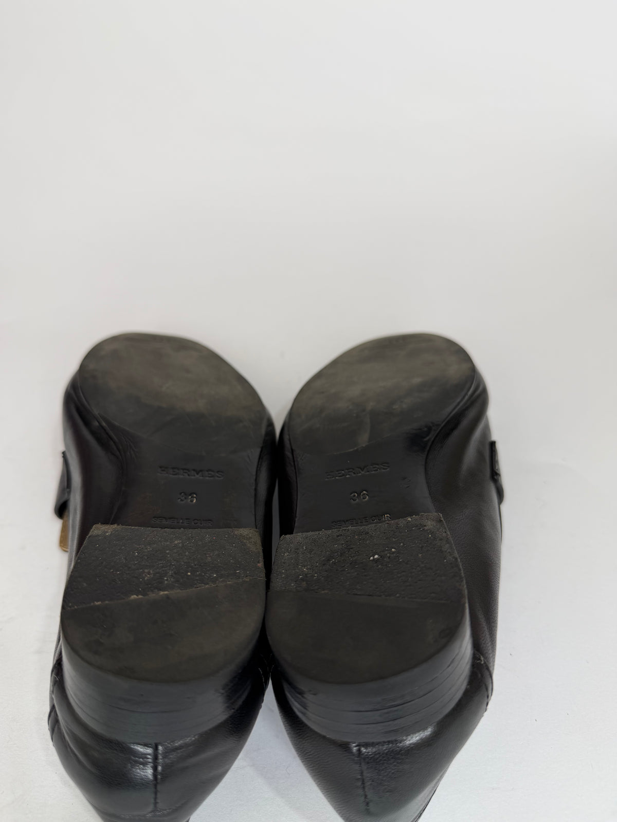 Hermès
Paris H Logo Loafers
Women's Size 36 EU/ 6 US / 3 UK