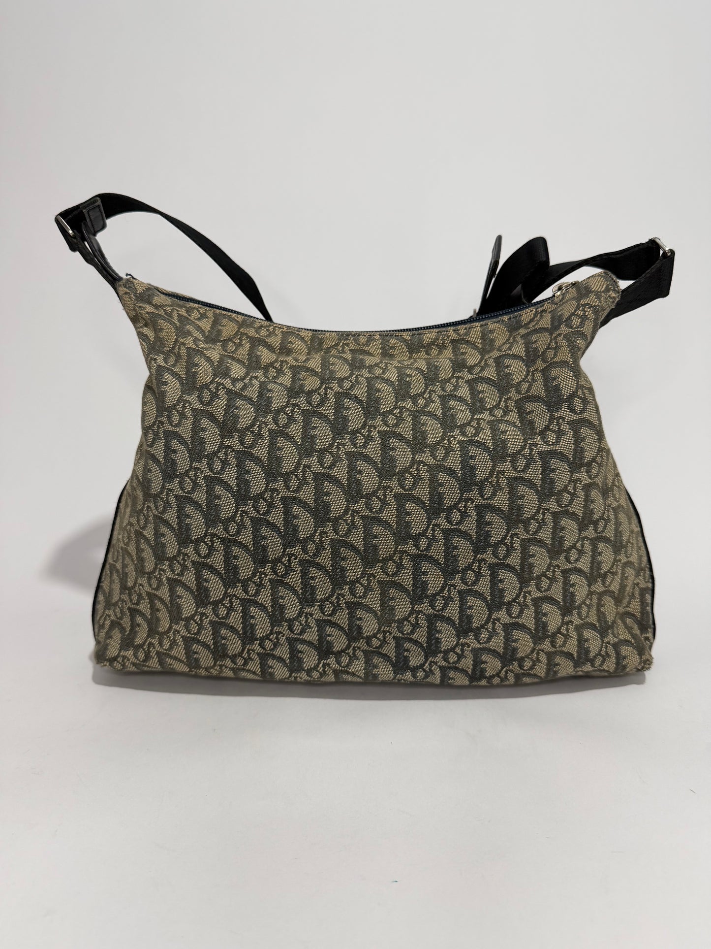CHRISTIAN DIOR 
Monogram Messenger Olive