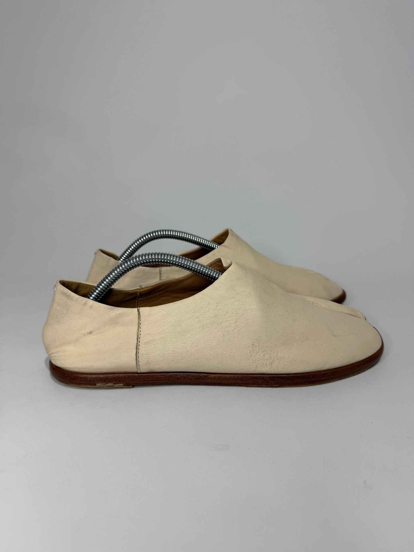Maison Margiela White LeatherTabi babouche shoes Size 38 EU/ 8 US