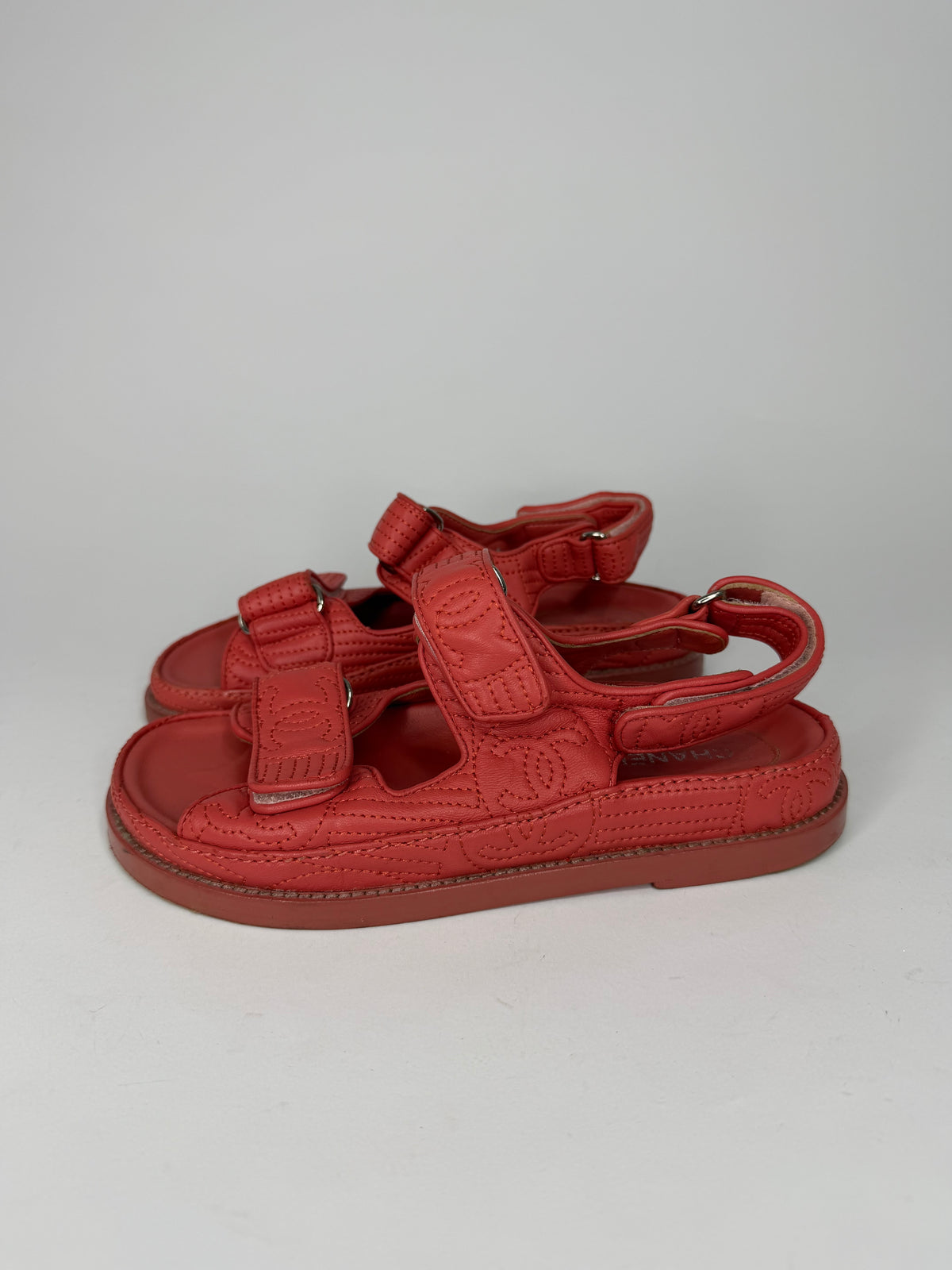 Chanel
2019 Interlocking CC Logo Sandals
Women's Size: 5 US | IT 35