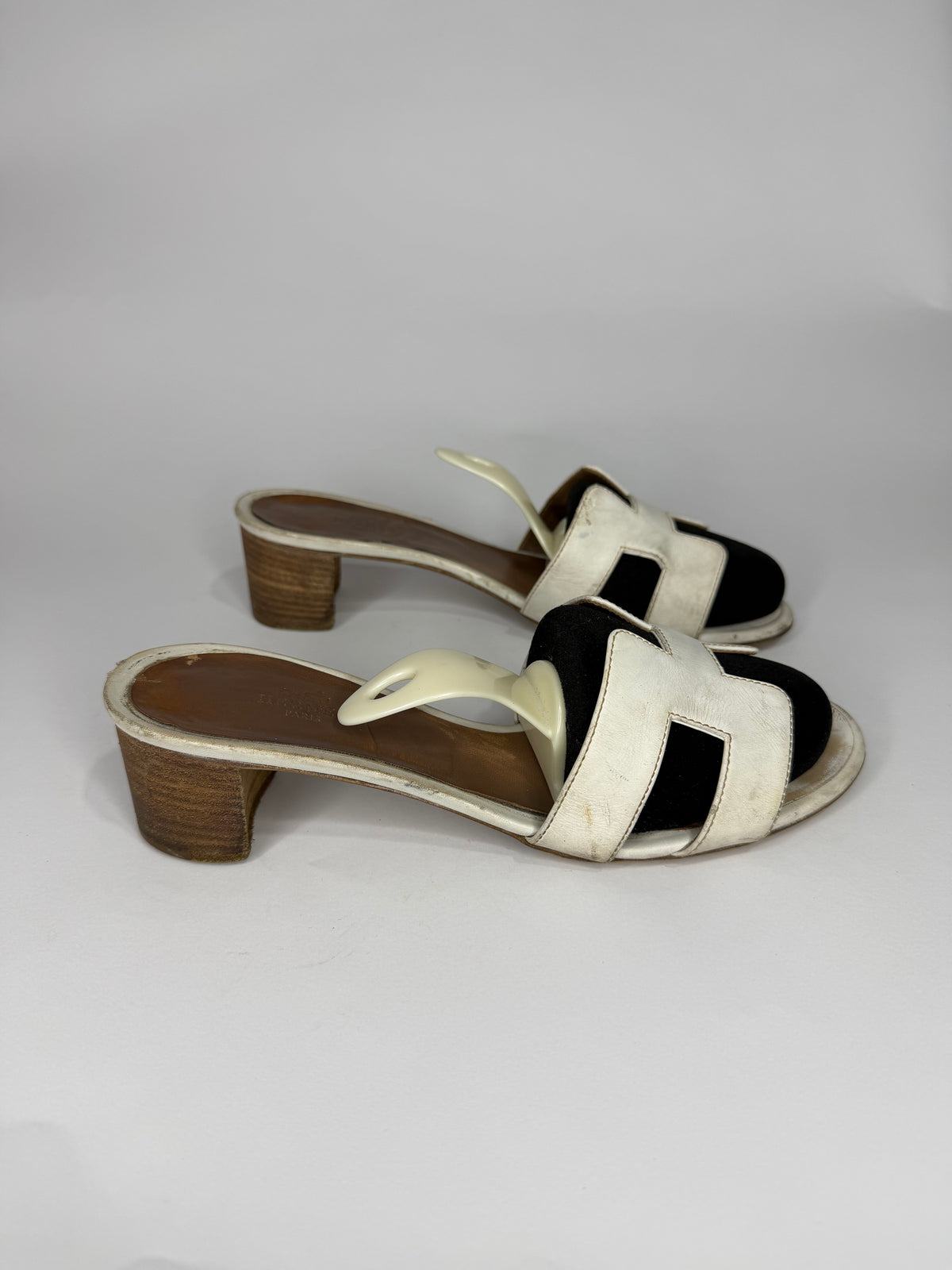 Hermes White Leather Oasis Slide Sandals Size 38.5  EU/ 8.6 US/ 5.5 UK