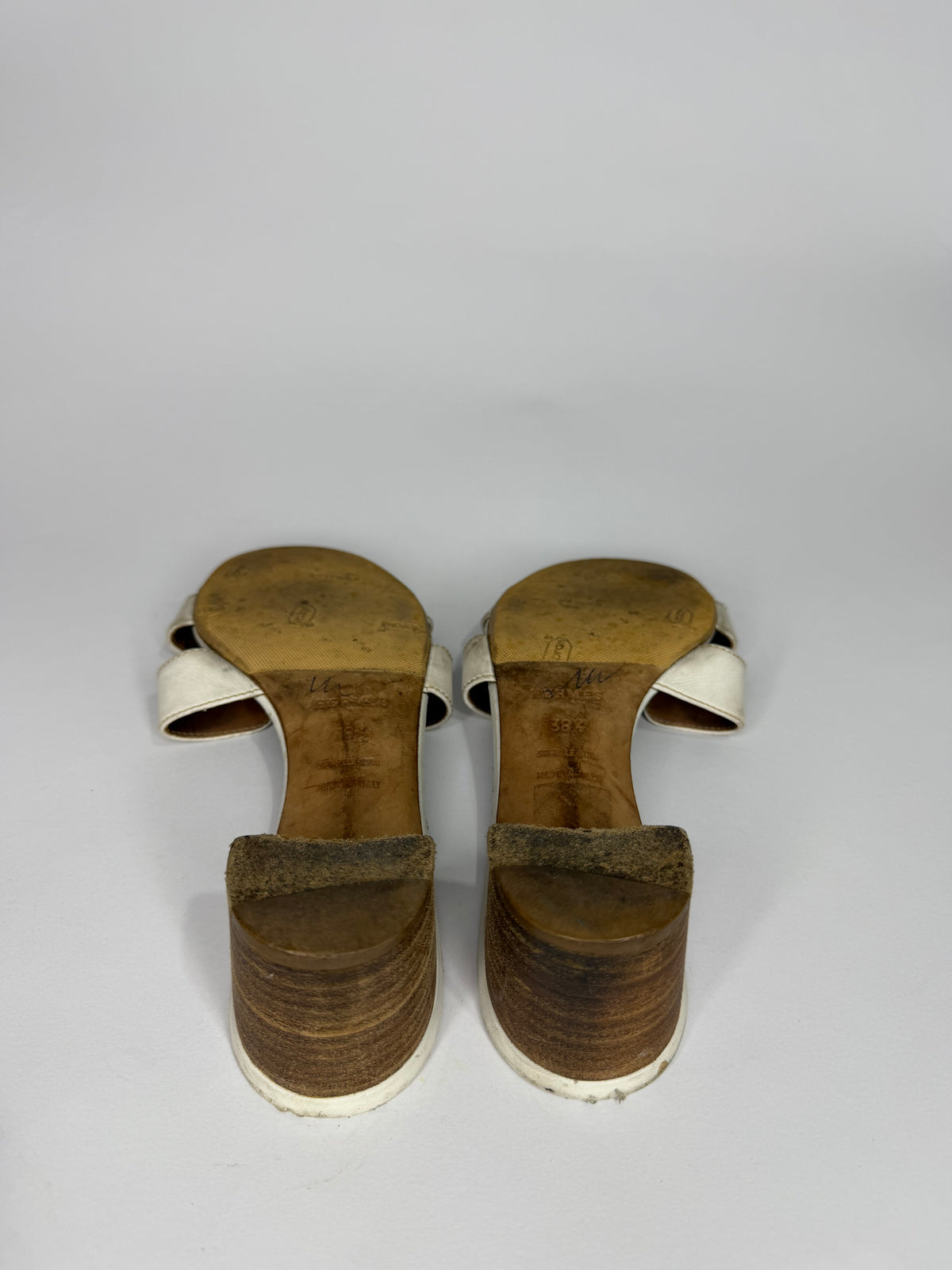 Hermes White Leather Oasis Slide Sandals Size 38.5  EU/ 8.6 US/ 5.5 UK