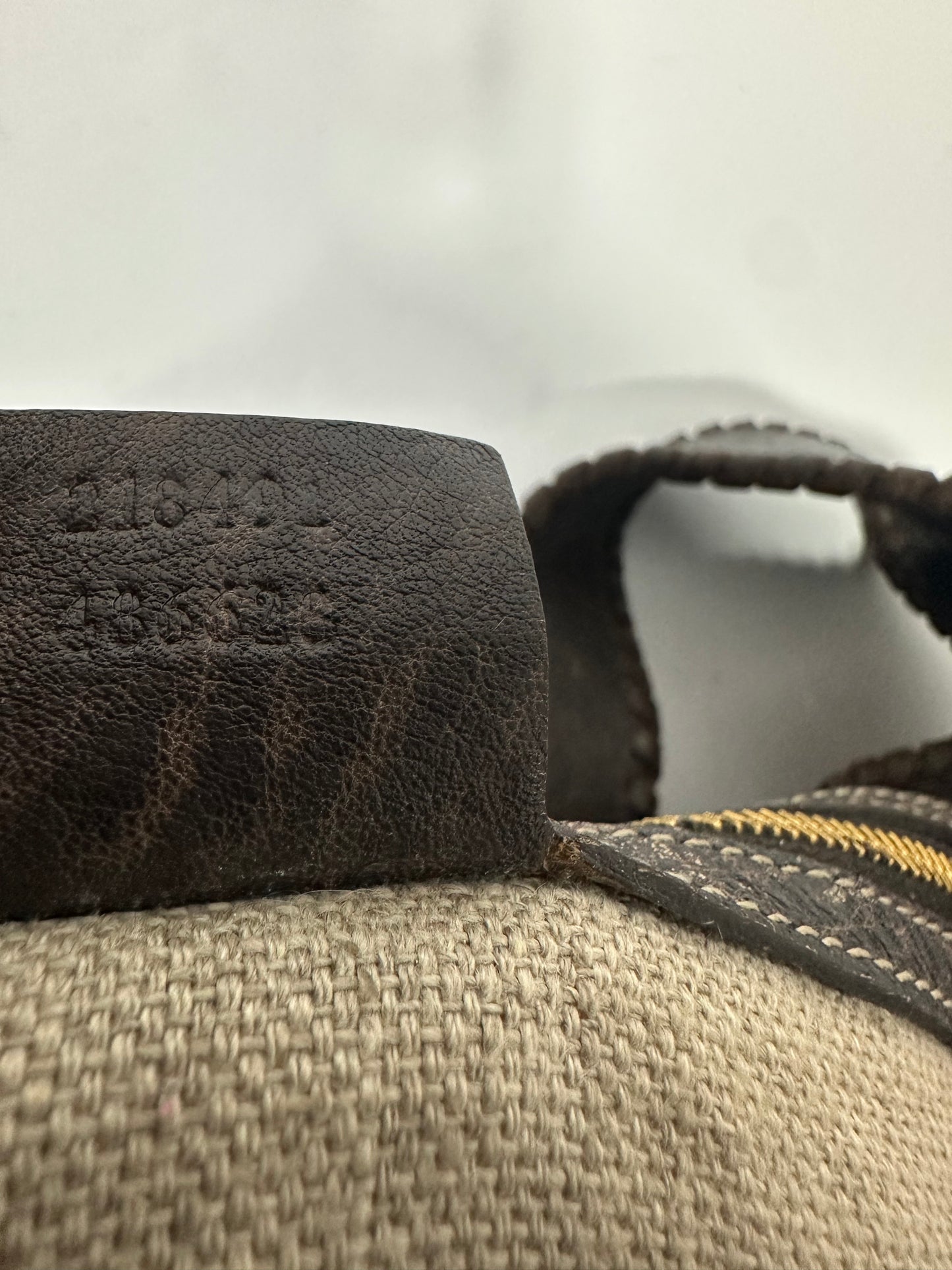 GUCCI
Beige/Ebony GG Coated Canvas New Jackie Large Shoulder Bag