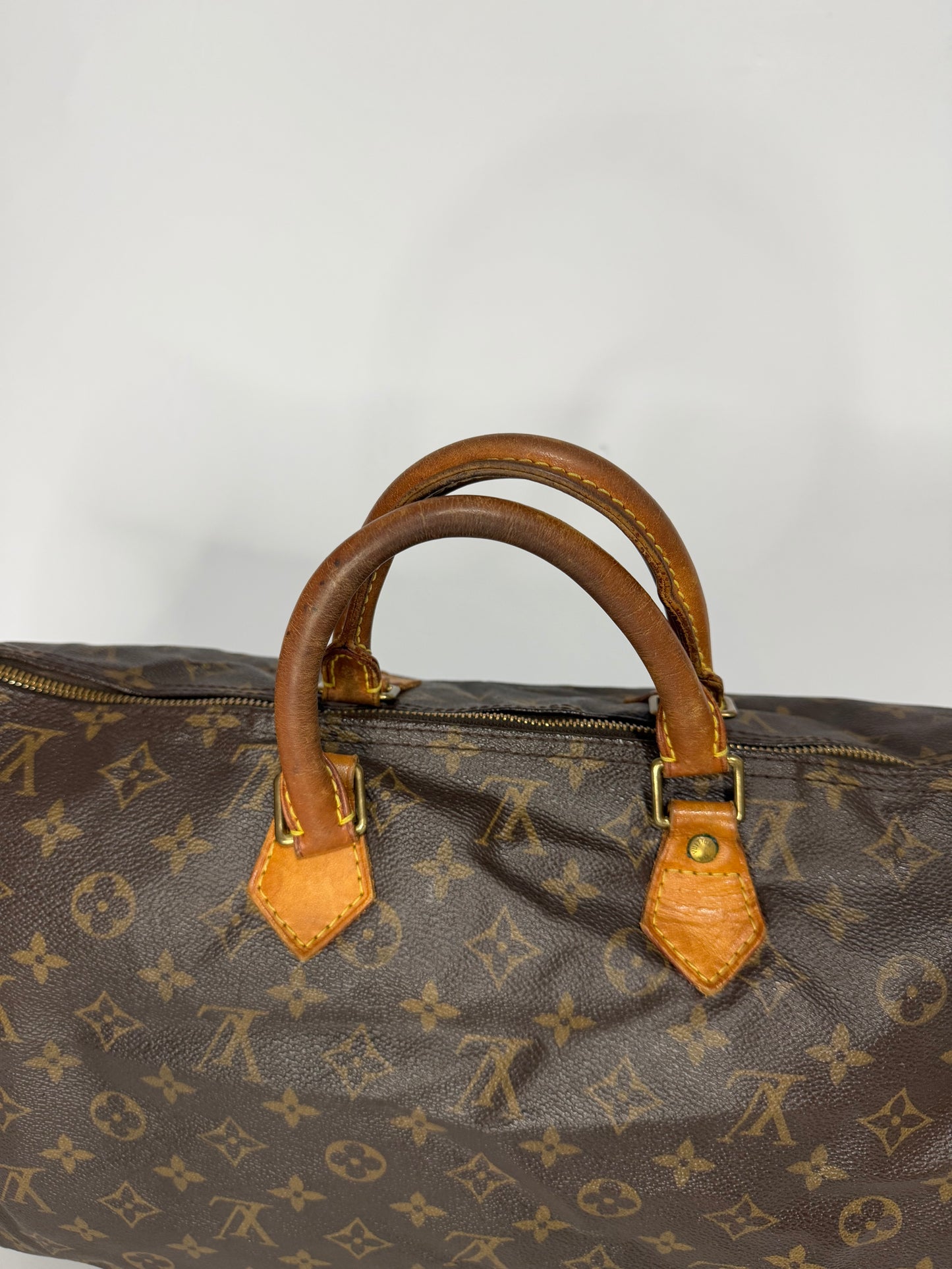 LOUIS VUITTON Monogram Speedy 40