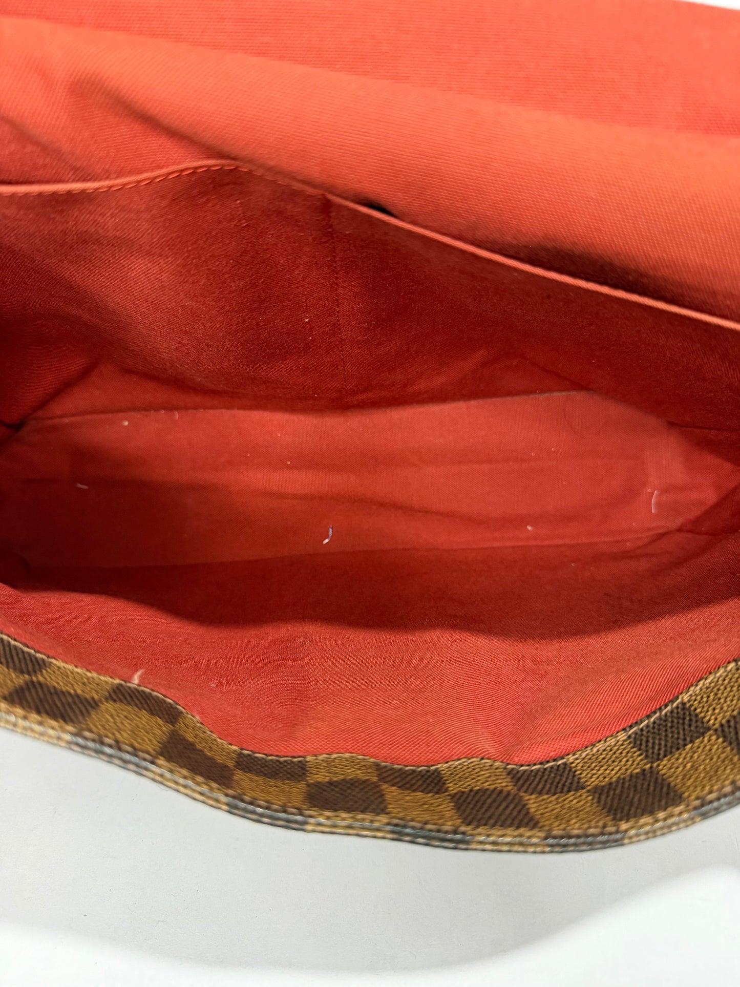 LOUIS VUITTON
Damier Ebene Broadway Messenger Bag