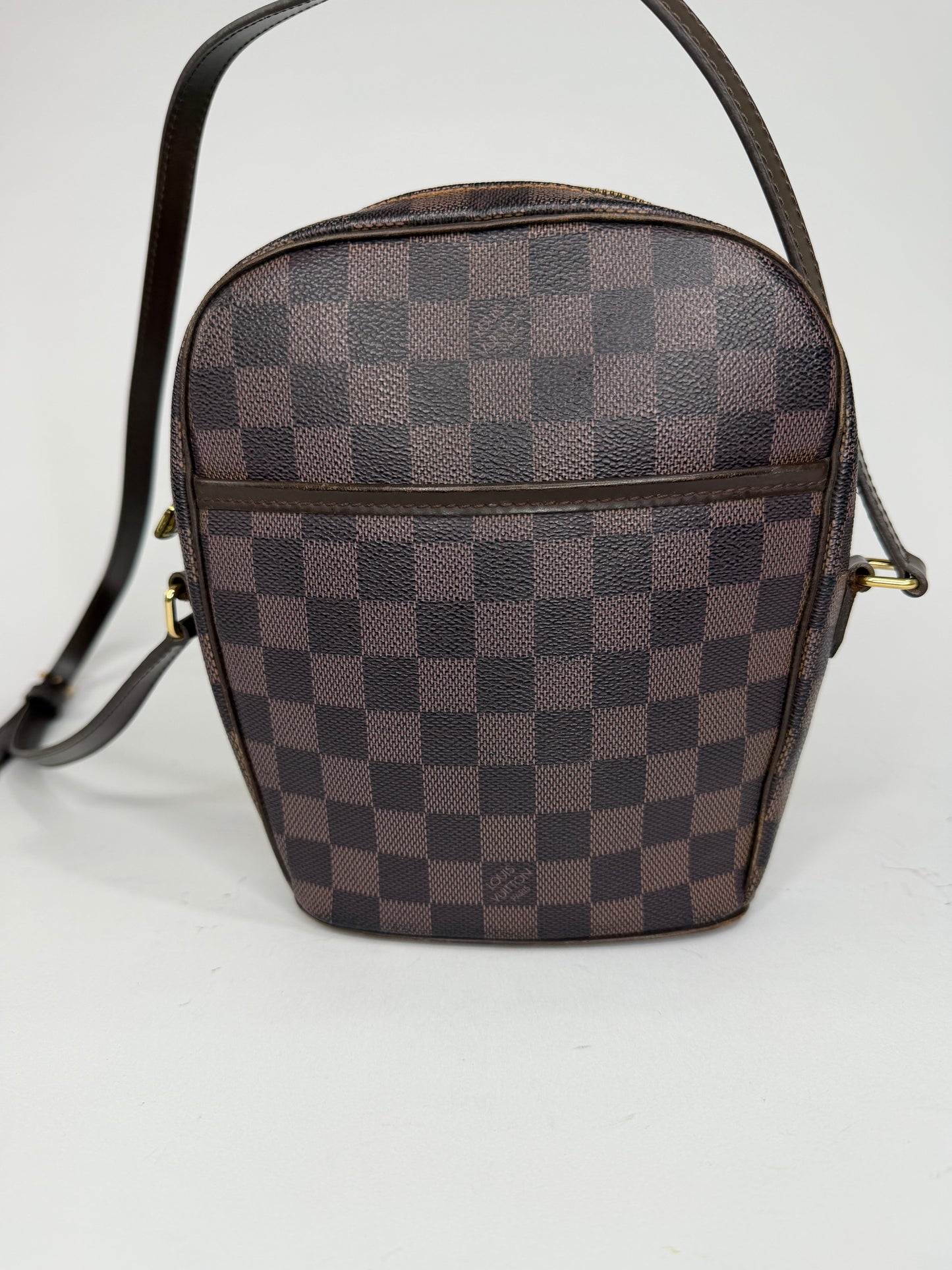 LOUIS VUITTON
Damier Canvas Ipanema PM Bag