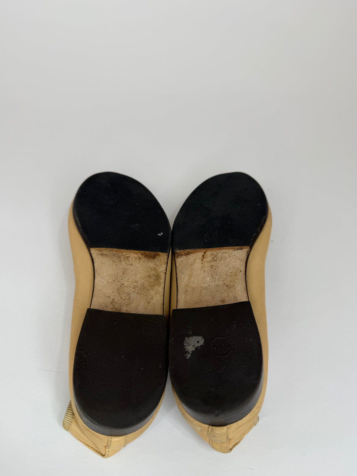 CHANEL Beige/Black Lambskin Leather CC Ballet Flats Size 37.5 EU/ 7.5 US