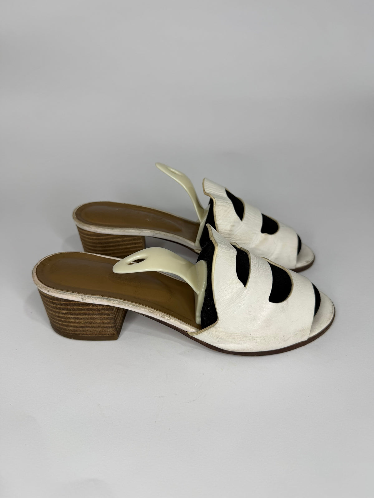 HERMES
White Leather Mona Slide Sandals Size 7 US /37 EU