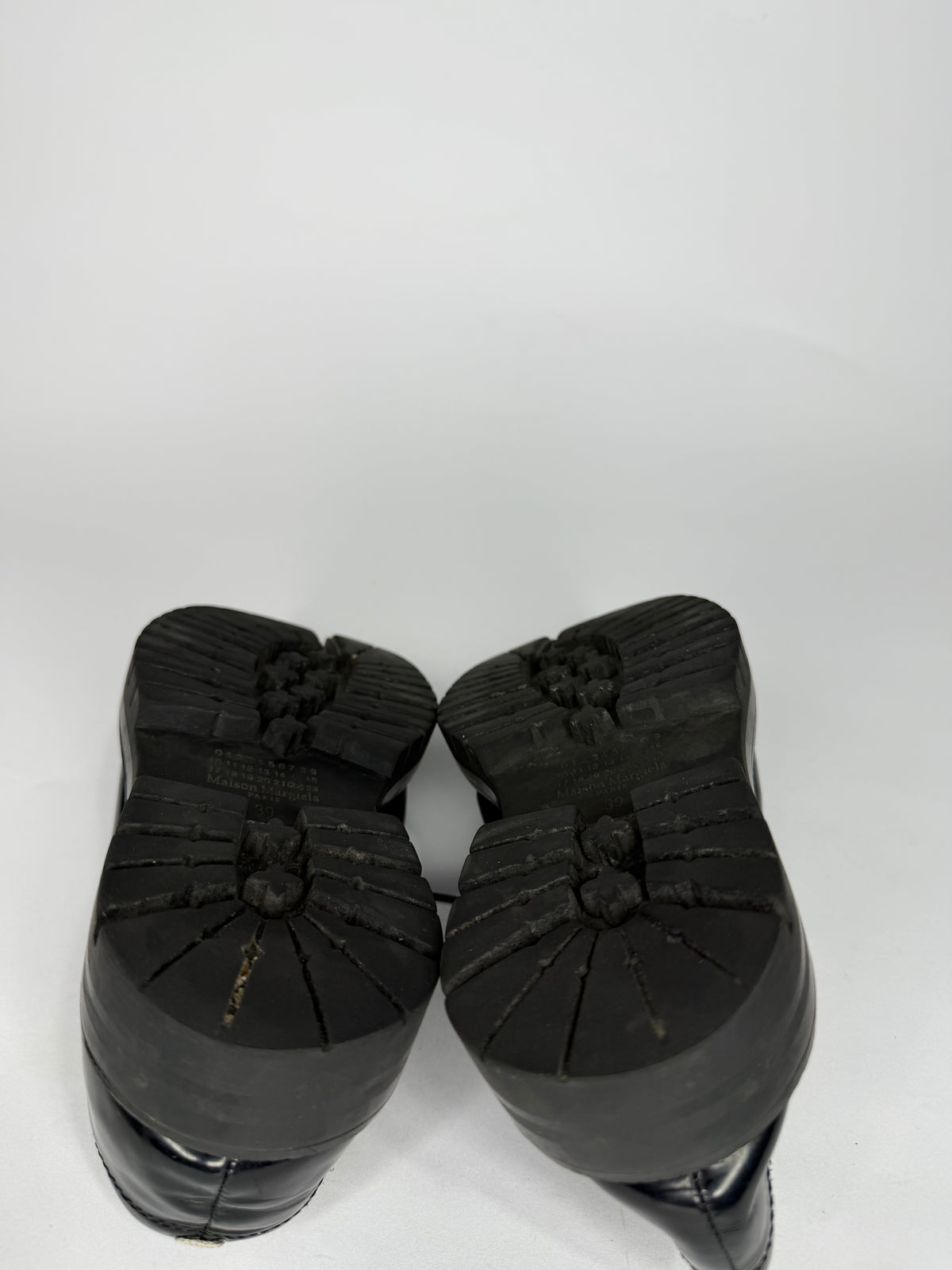 MAISON MARGIELA
Tabi Lace-Ups Chunky Sole in Black Size 39 EU