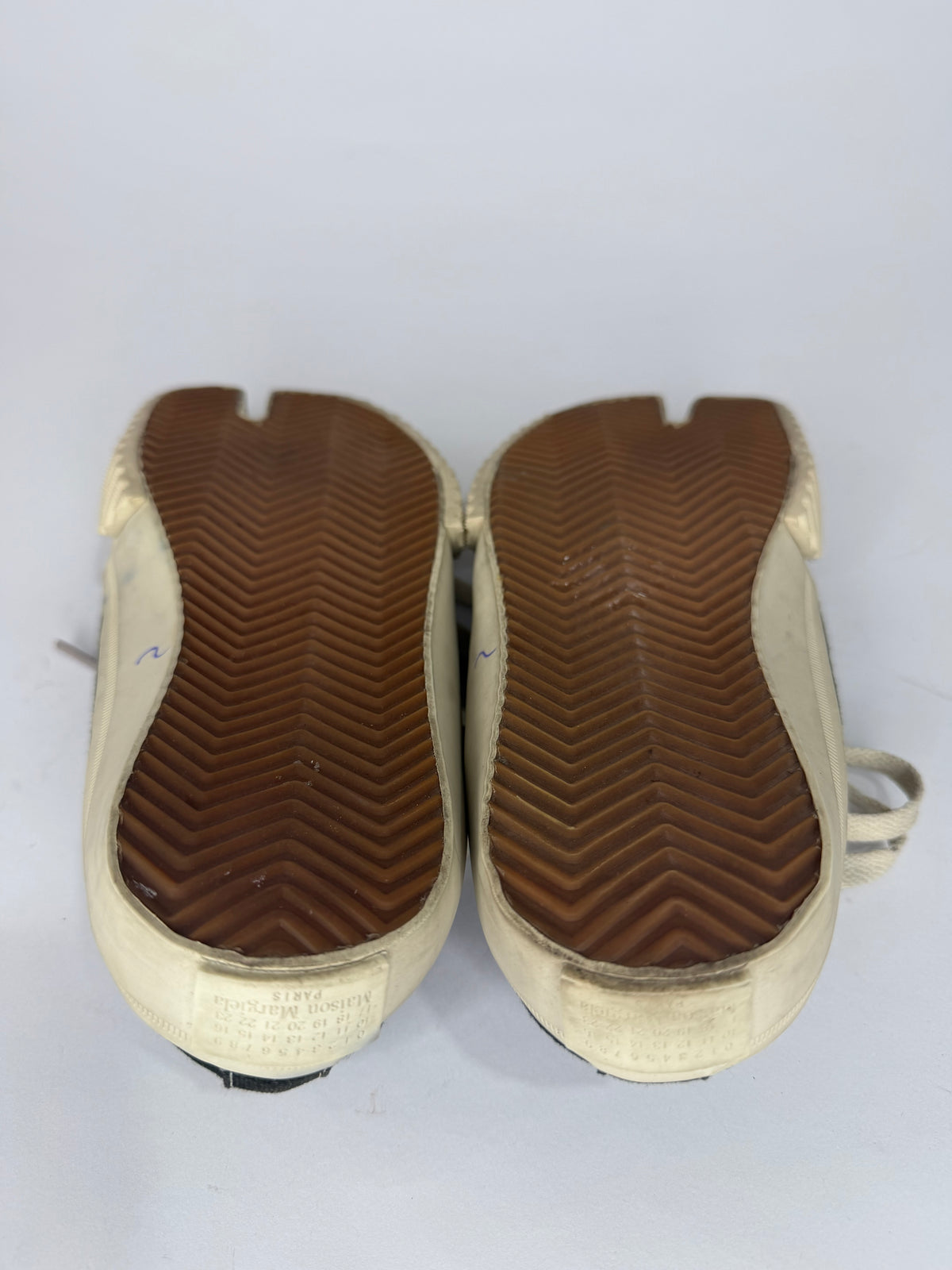 Maison MargielaTabi Low Sneaker Size 38 EU/ 8 US/ 5 UK