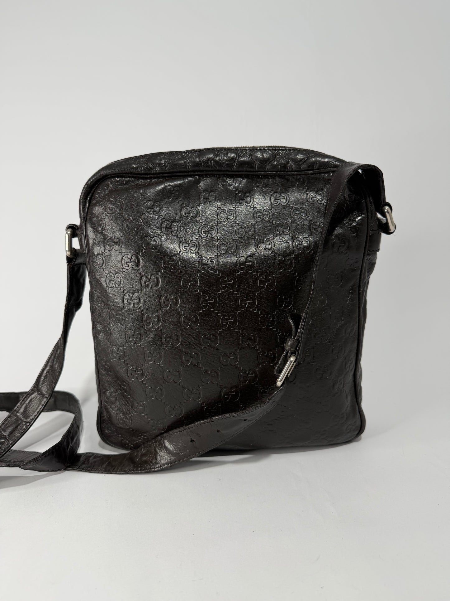 GUCCI Guccissima Flat Messenger Bag Black