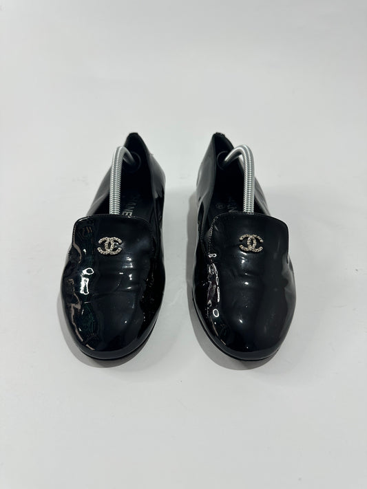 Chanel Patent Calfskin Pearl CC Loafers Black Size 37 EU/ 7 US/ 4 UK
