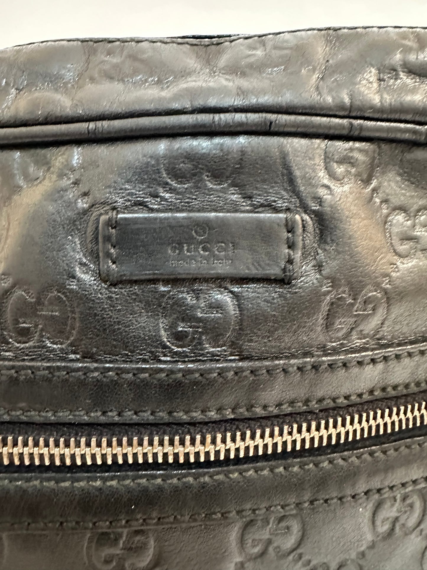 GUCCI Guccissima Flat Messenger Bag Black