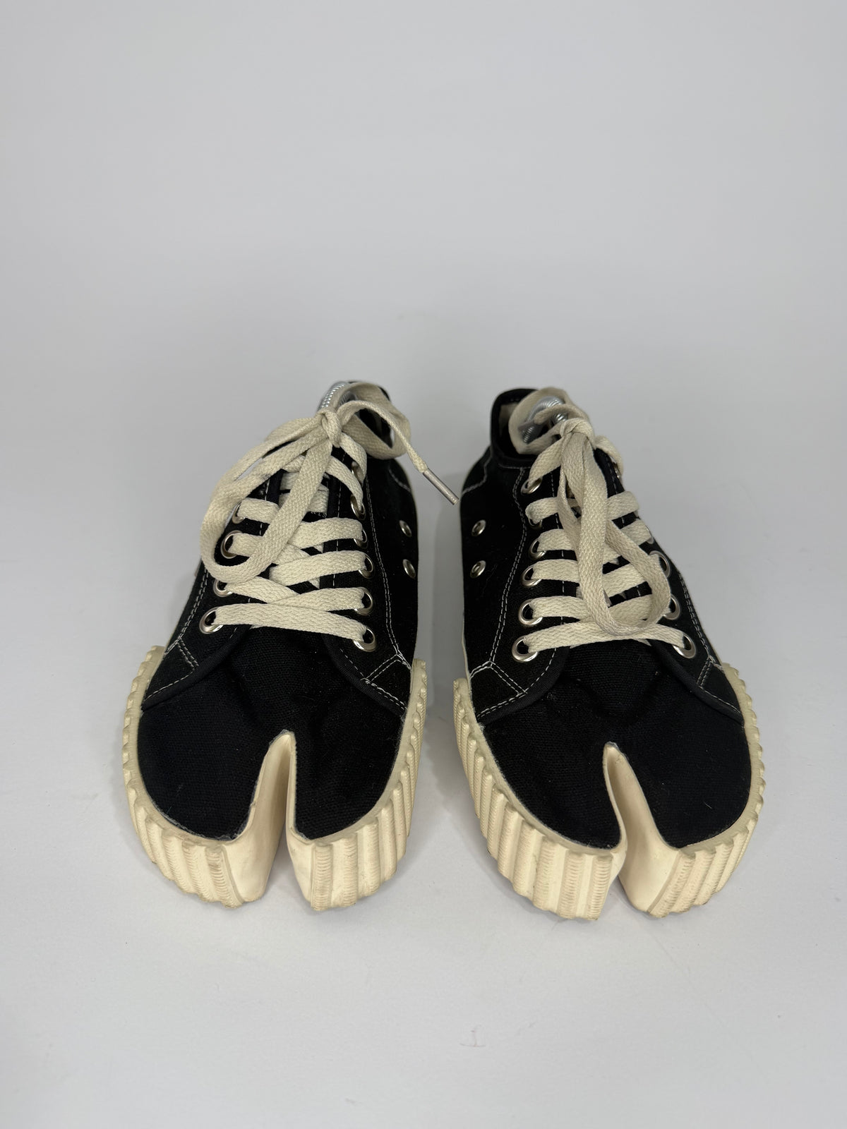 Maison MargielaTabi Low Sneaker Size 38 EU/ 8 US/ 5 UK
