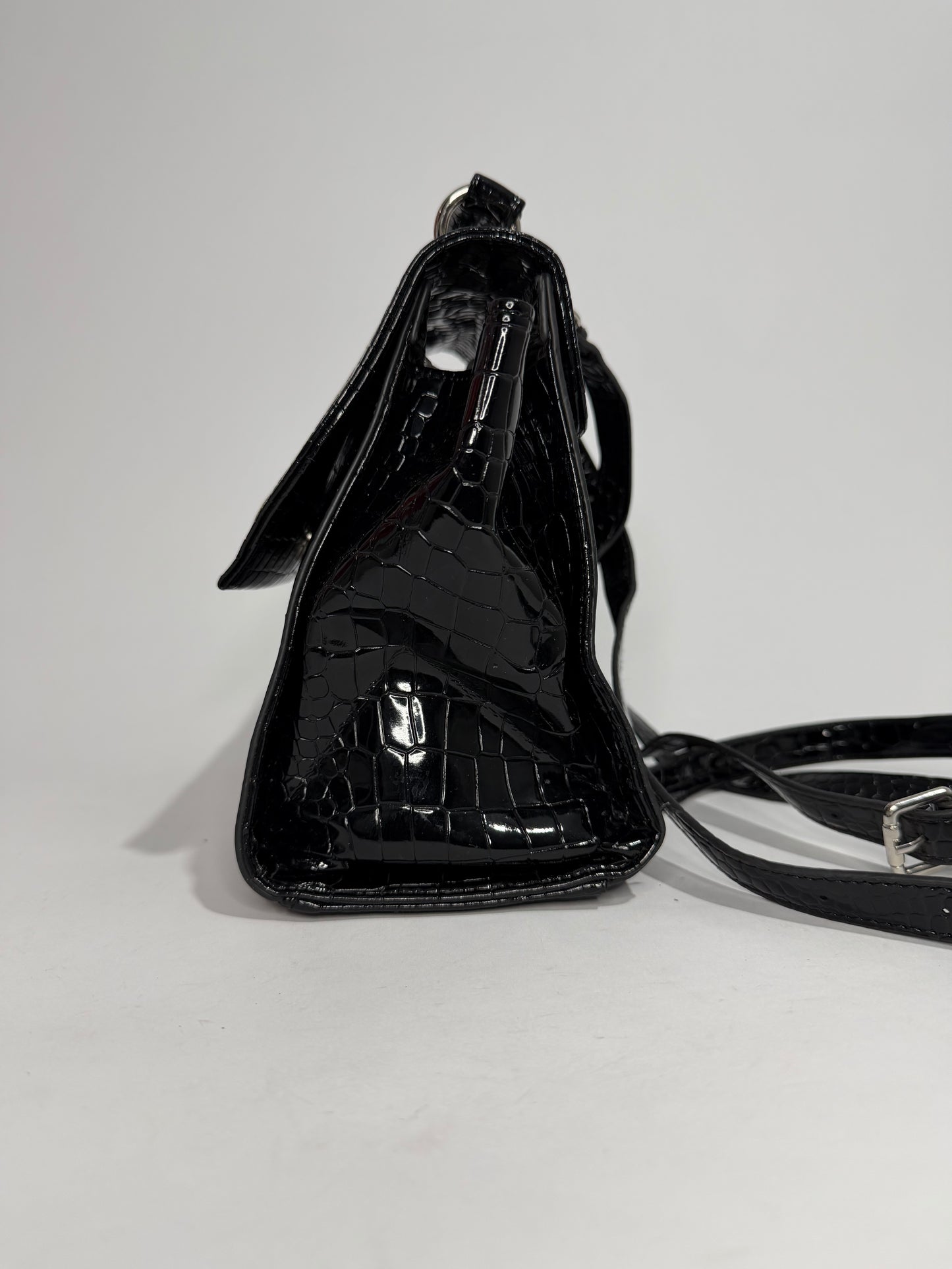 Vivienne Westwood
Patent Leather Shoulder Bag