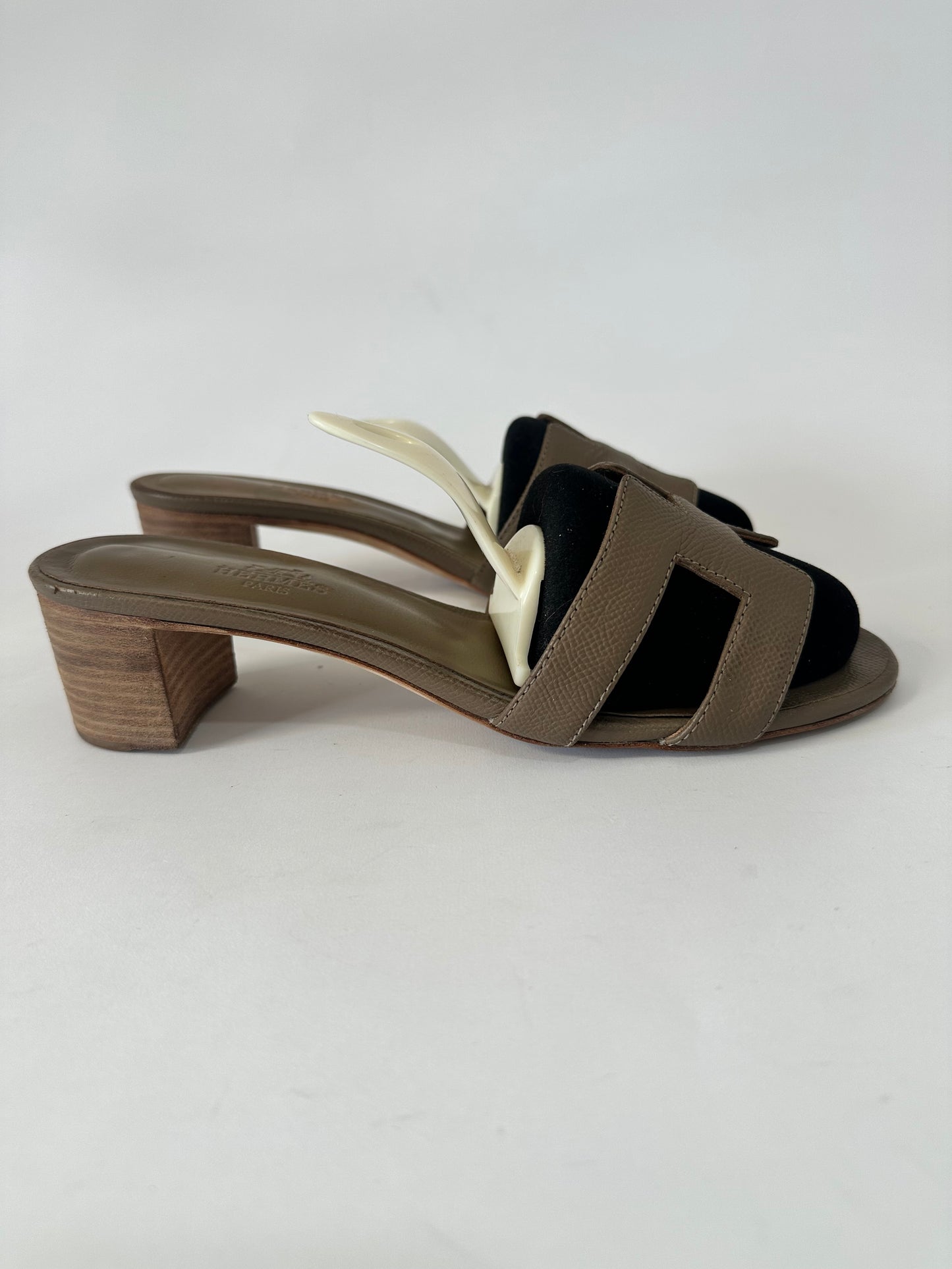 HERMES Etoupe Leather oasis Sandals Size 38 EU/ 8 US/ 5 UK