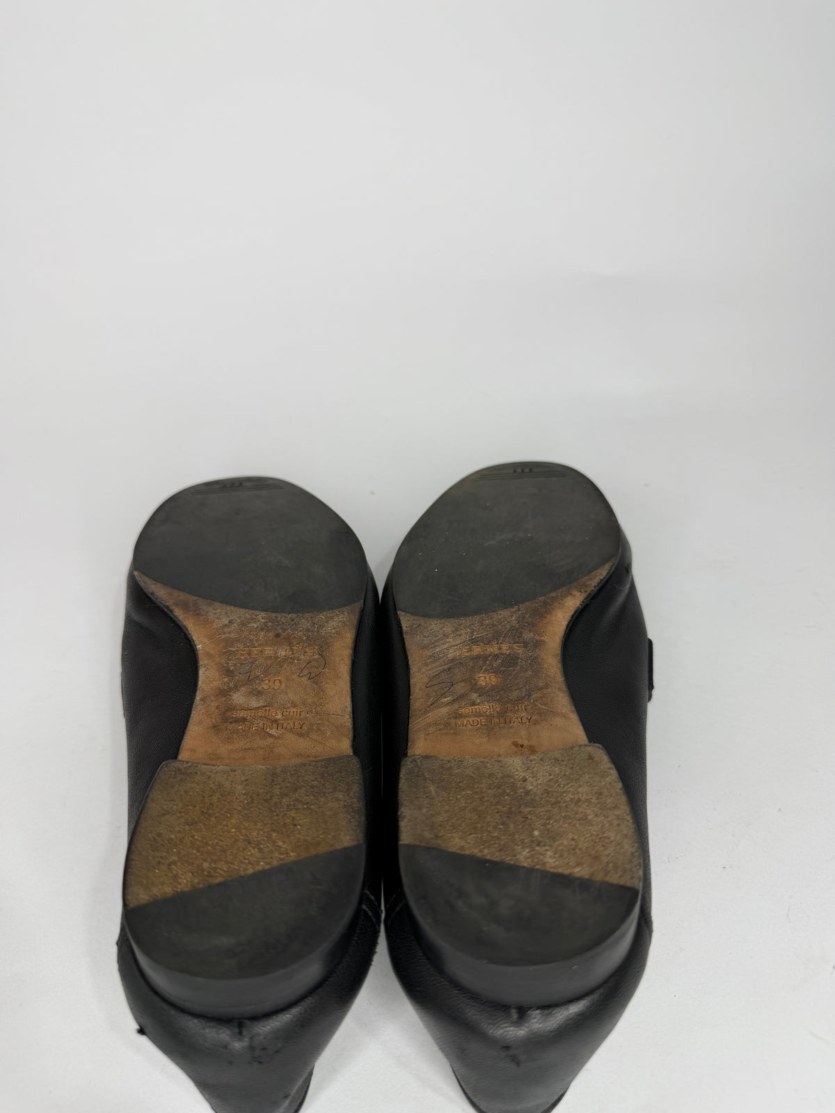 Hermès
Paris H Logo Loafers
Women's Size 39 EU/ 9 US / 6 UK