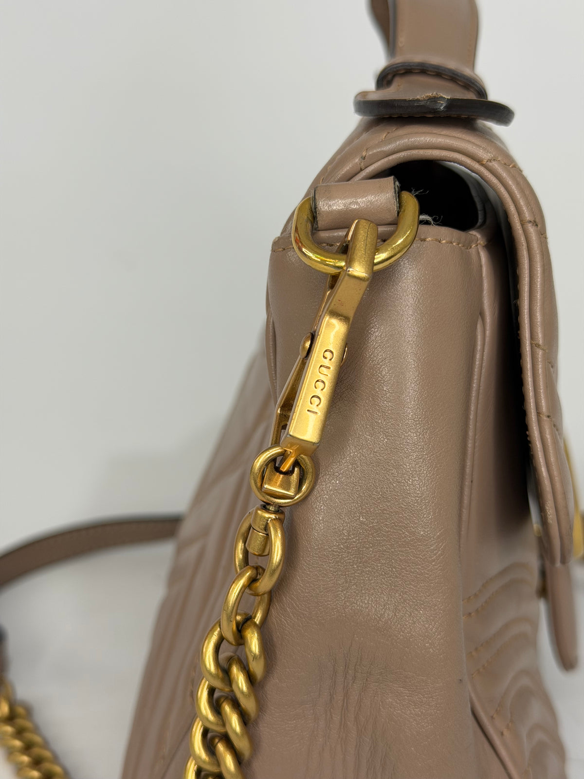 Gucci
GG Marmont Top Handle Flap Bag Matelasse Leather Medium satchel