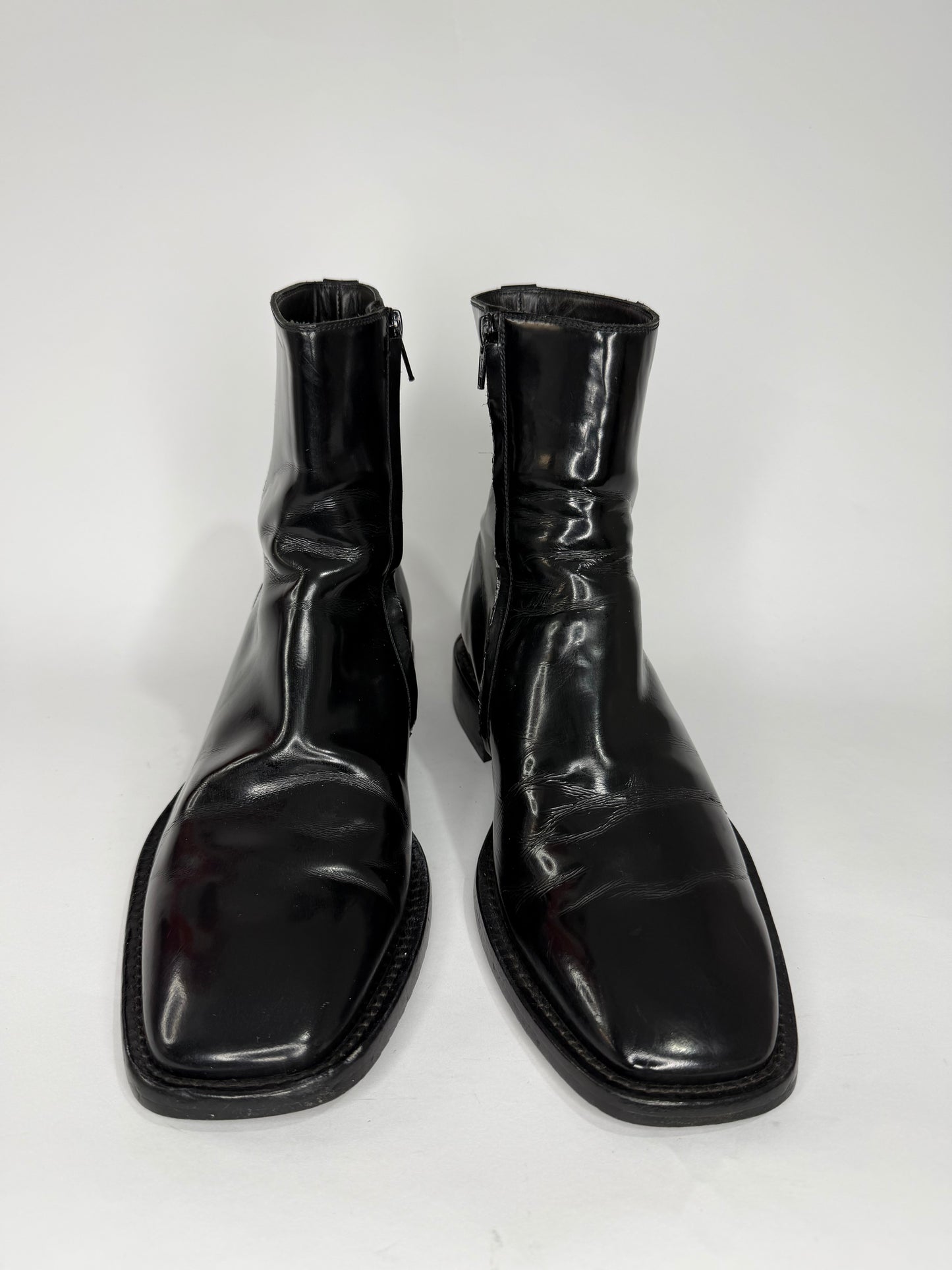 Balenciaga
Leather Boots
Men's Size: 39 EU / 6 UK/ 7 US