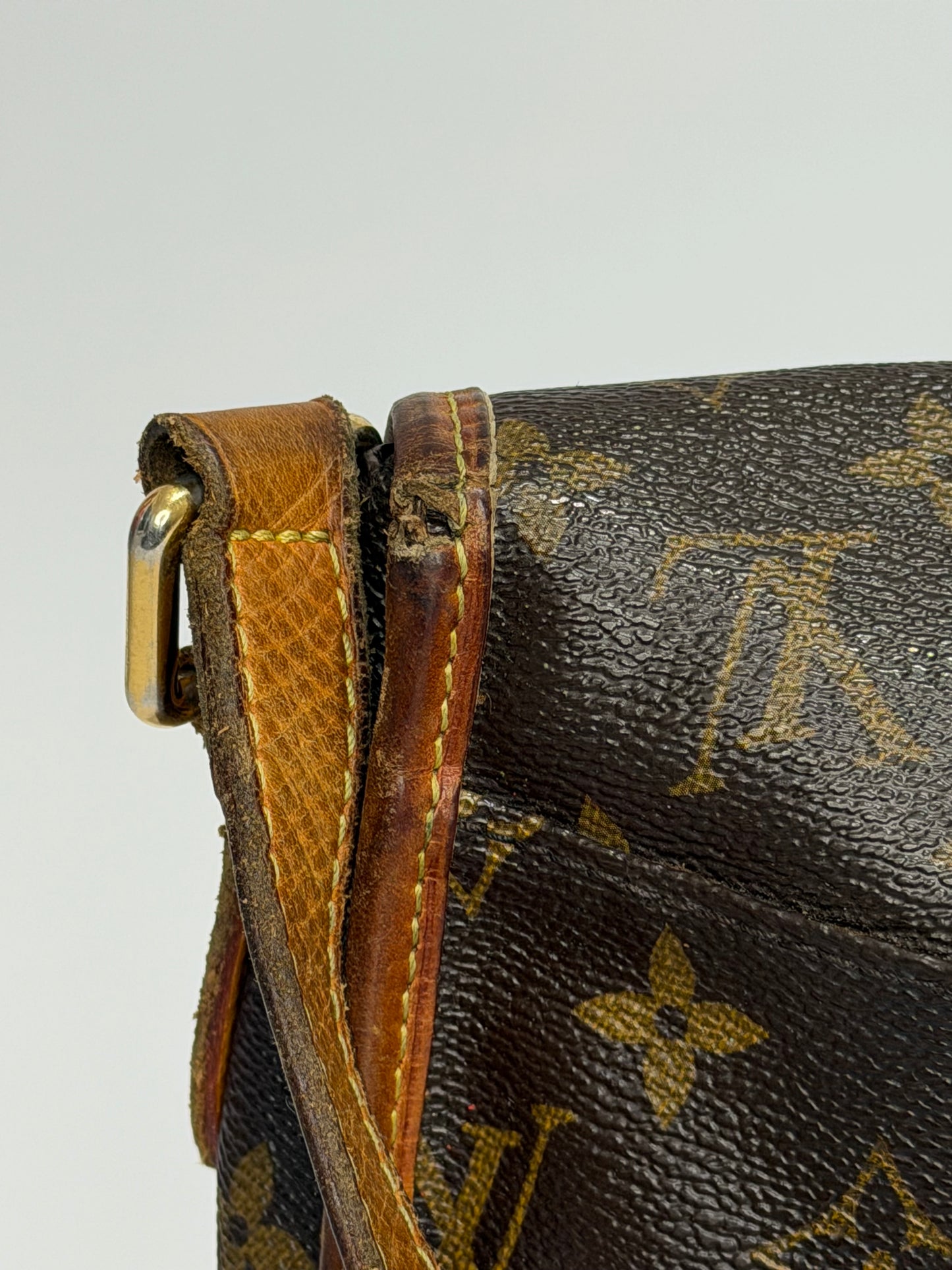 Louis Vuitton
Monogram Menilmontant PM