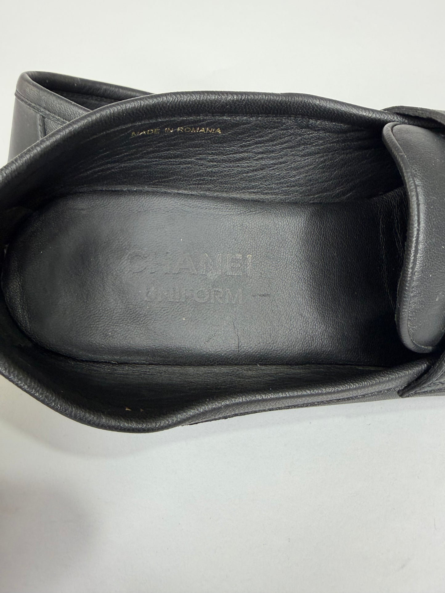 CHANEL
Lambskin Womens Stitched CC Loafers Black Size 39 EU/ 9 US / 6 UK