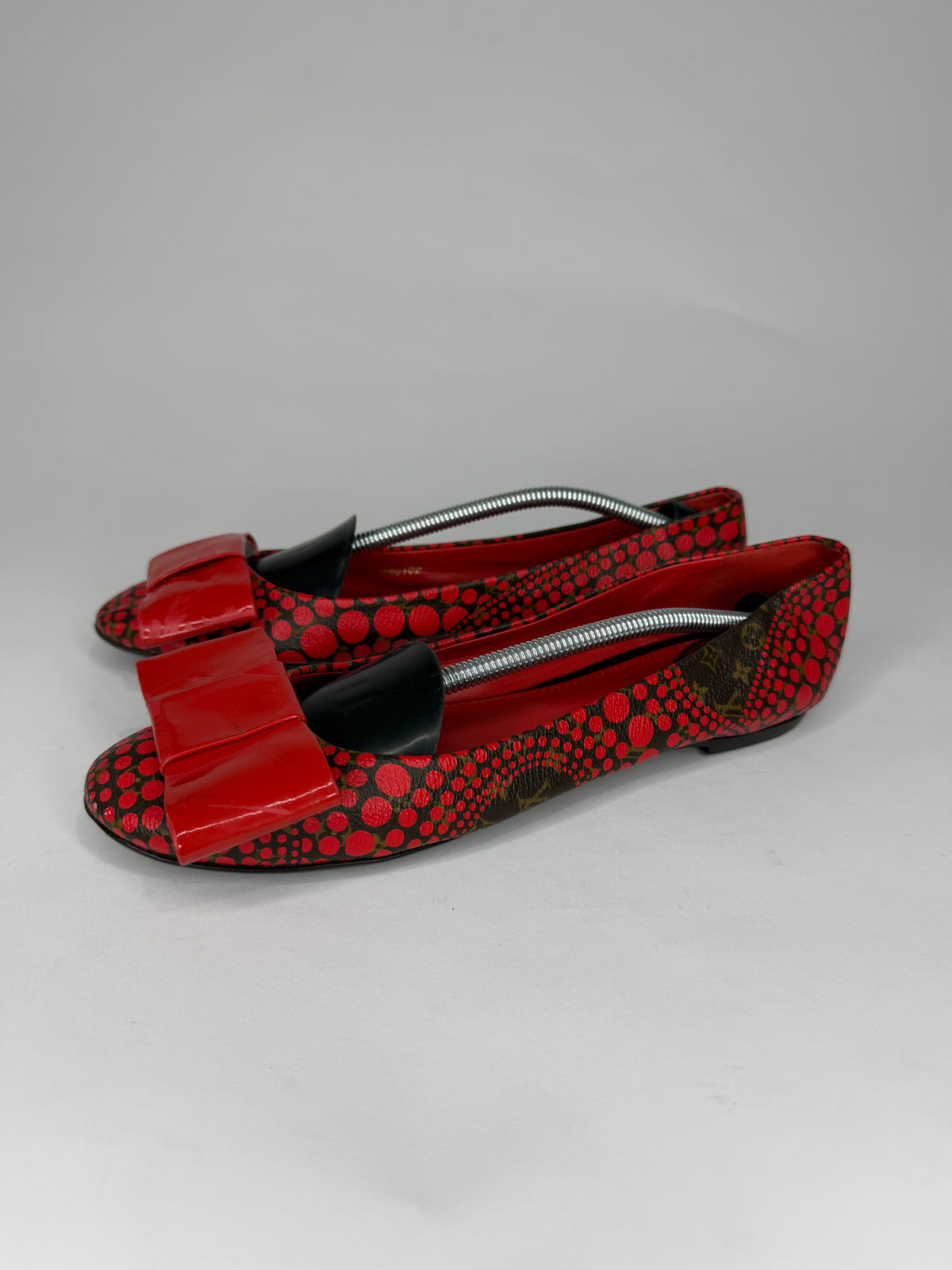 Louis Vuitton Rouge Yayoi Kusama Monogram Waves Canvas Limited Edition Bow Ballet flats