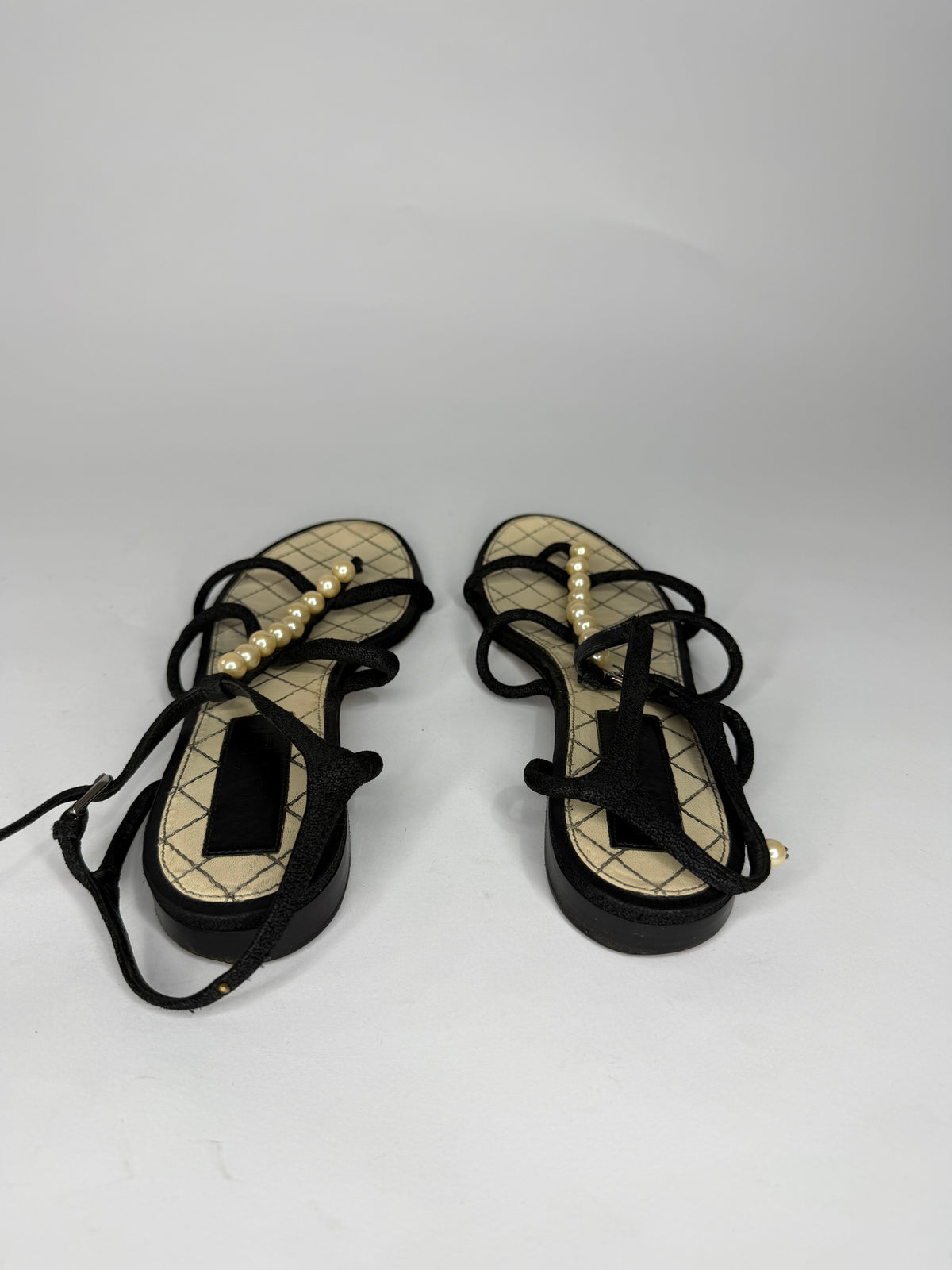 Chanel
Interlocking CC Logo Suede Gladiator Sandals
Women's Size 38.5 EU
