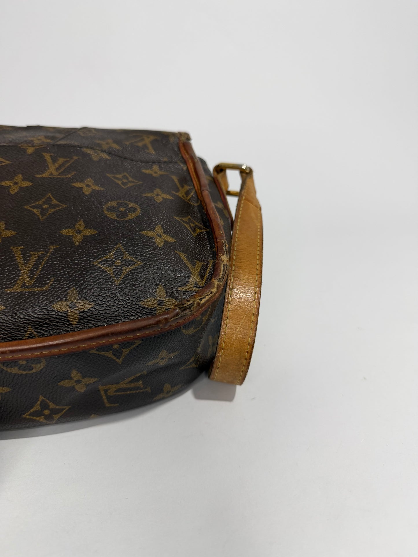 Louis Vuitton
Monogram Menilmontant PM