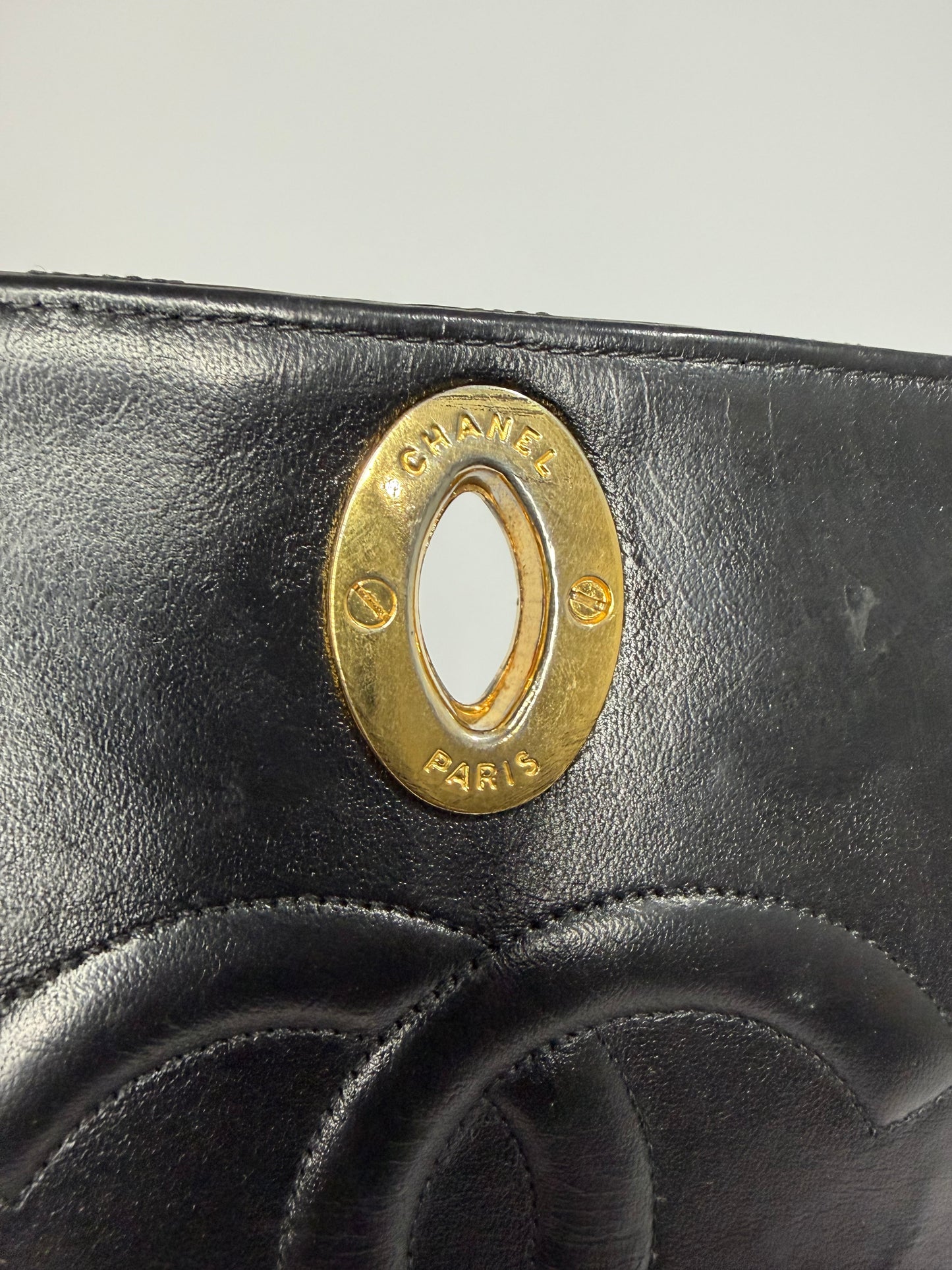 Chanel Classic Full Flap shoulder bag in black quilted lambskin leather, GHW