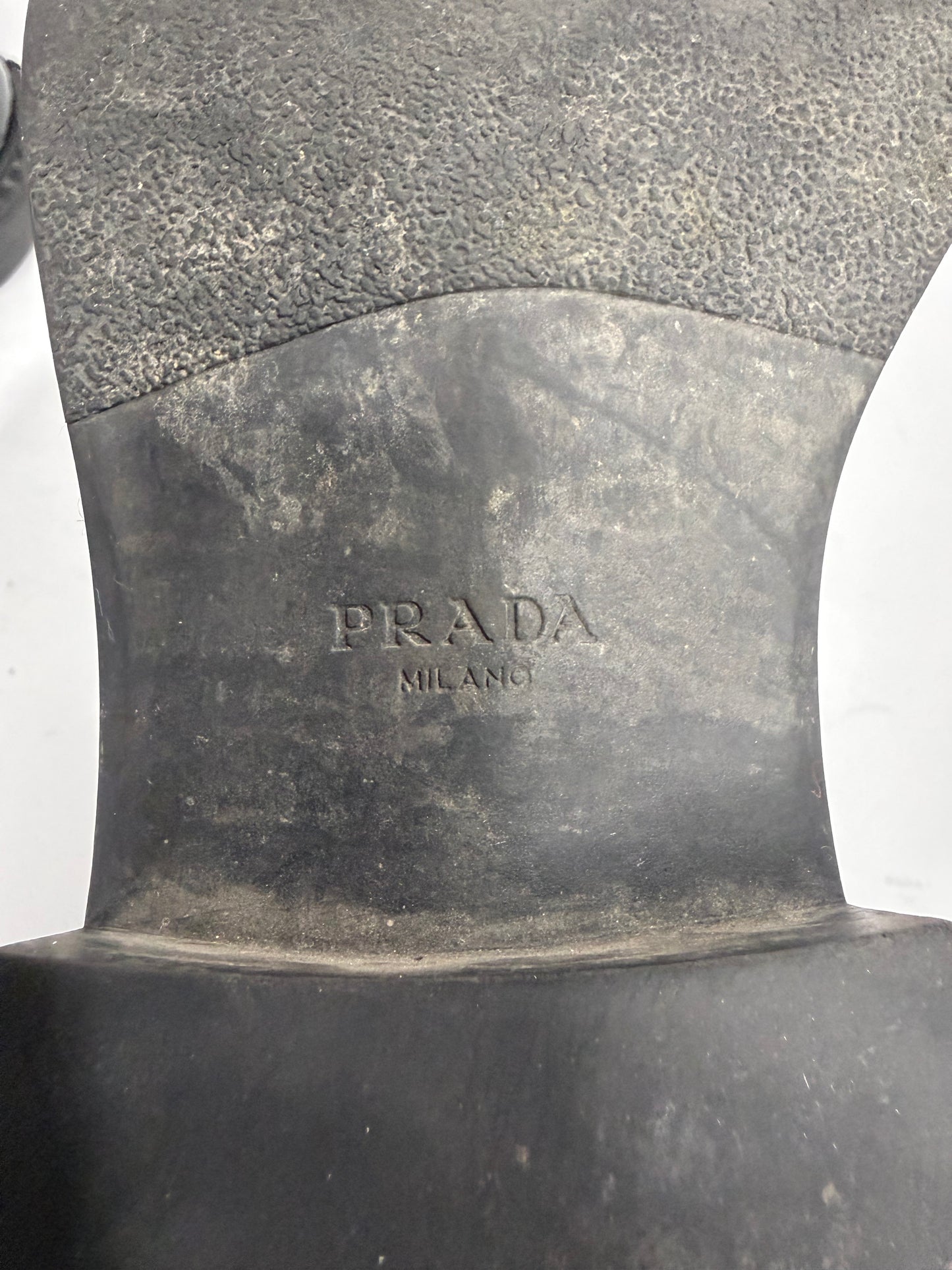 PRADA
Vernice Metal Triangle Logo 50mm Loafers Size 37 EU/7 US/ 4 UK