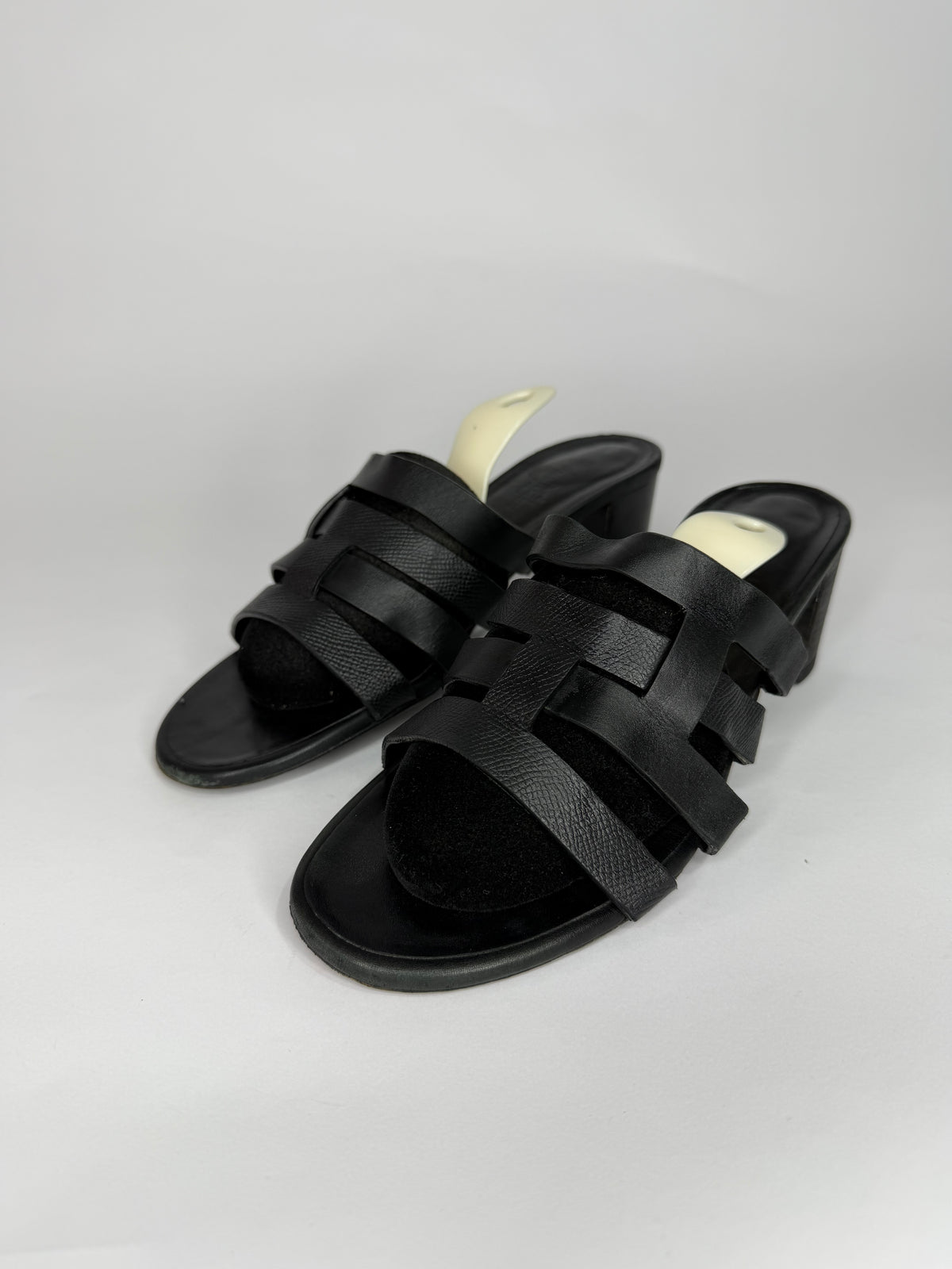HERMÈS Black Leather Amica Sandals Size 38 EU/ 8 US / 5 UK