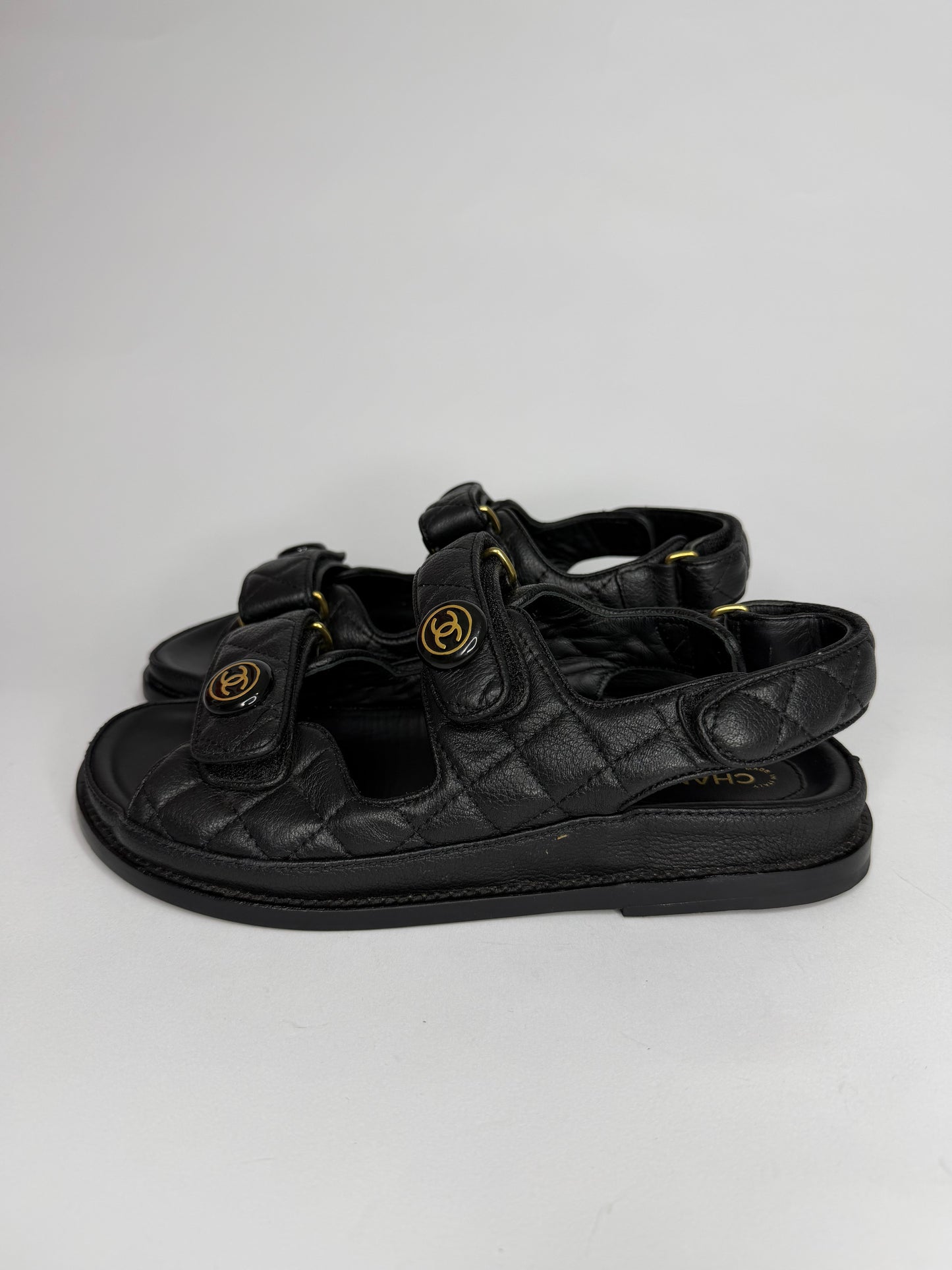 CHANEL
Grained Calfskin Velcro Dad Sandals 37.5 Black