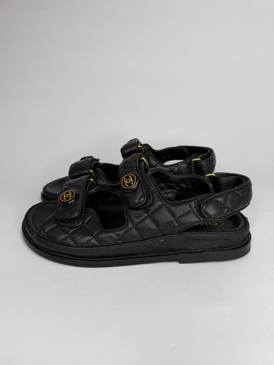 CHANEL
Grained Calfskin Velcro Dad Sandals 37.5 Black